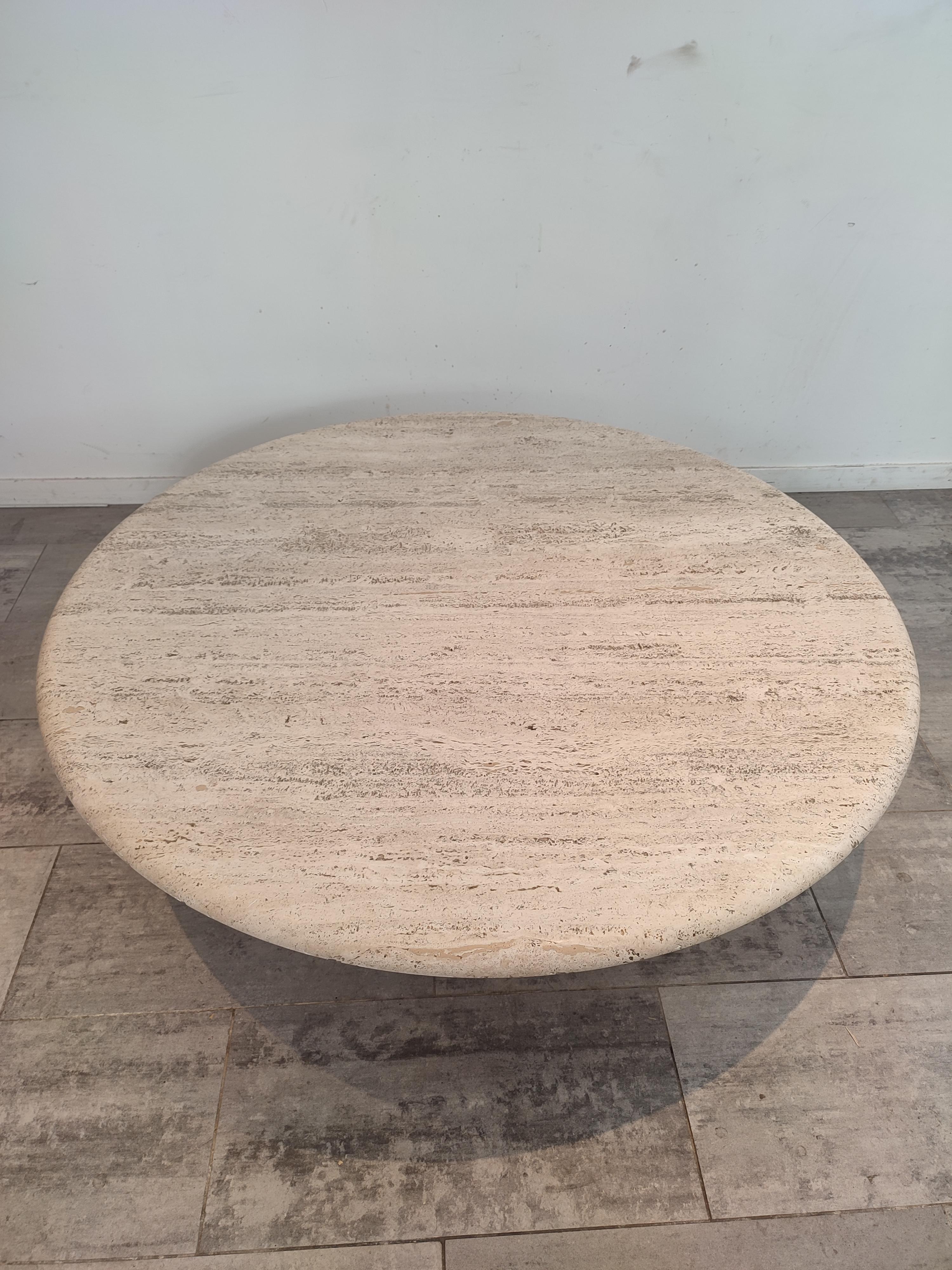 Very special unique round table from Angelo Mangiarotti for Up&up made in Italy in the 1970s.