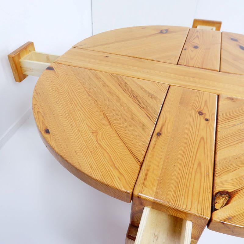 Large coffee table made of solid pinewood 1970s For Sale 2