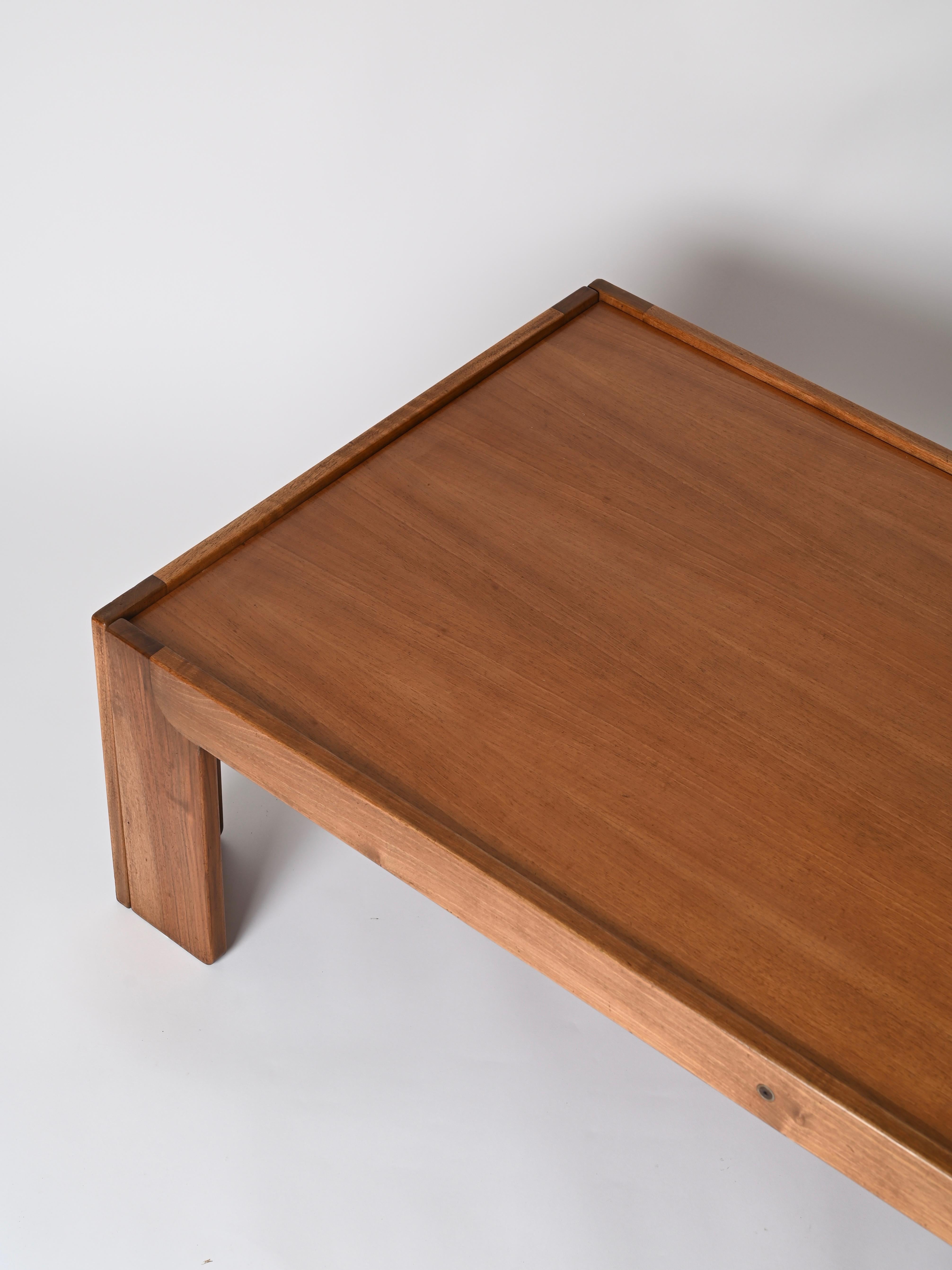 Large Coffee Table Signed by Afra and Tobia Scarpa for Cassina, Italy 1960s For Sale 2