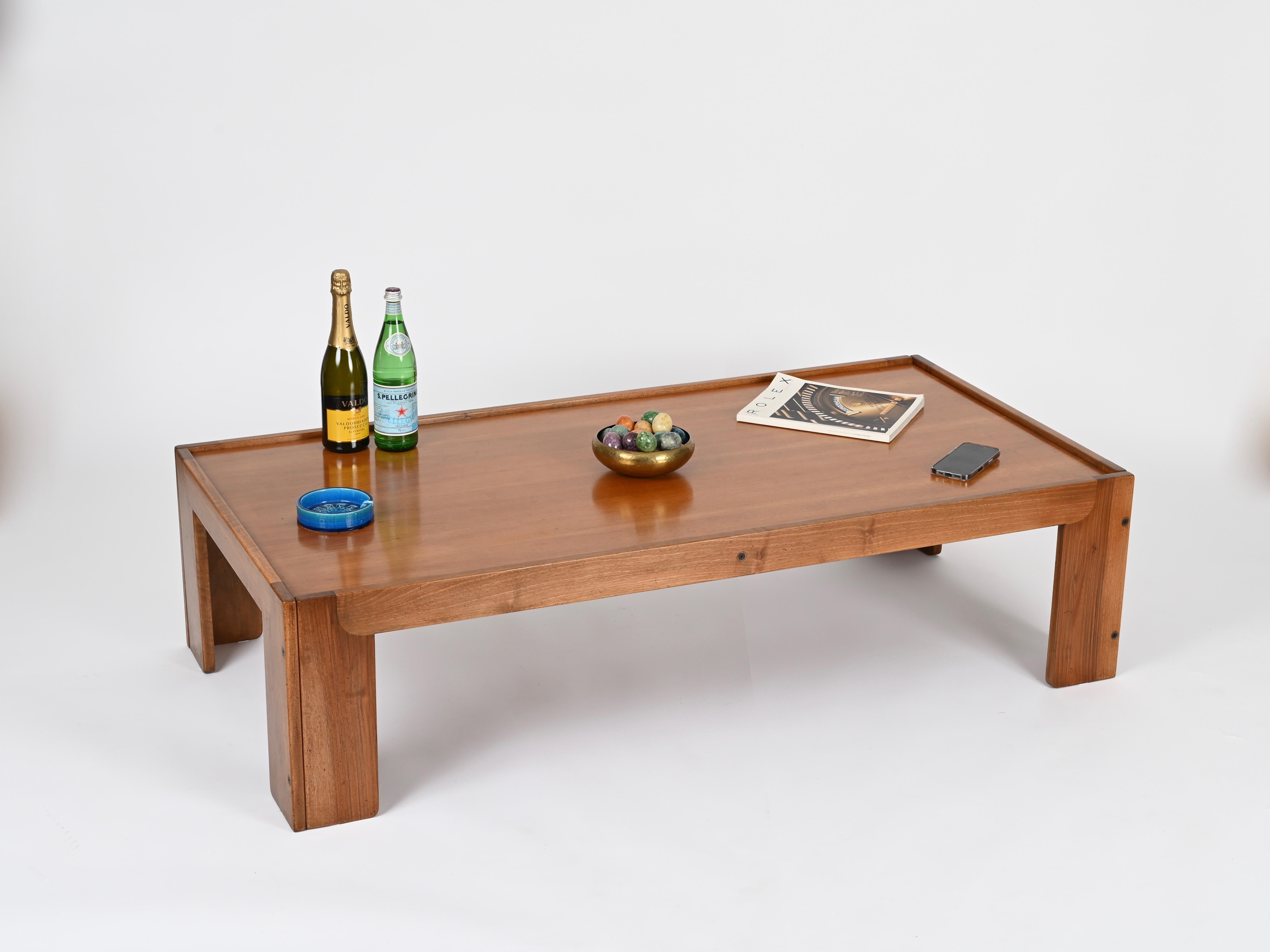 Large Coffee Table Signed by Afra and Tobia Scarpa for Cassina, Italy 1960s For Sale 4