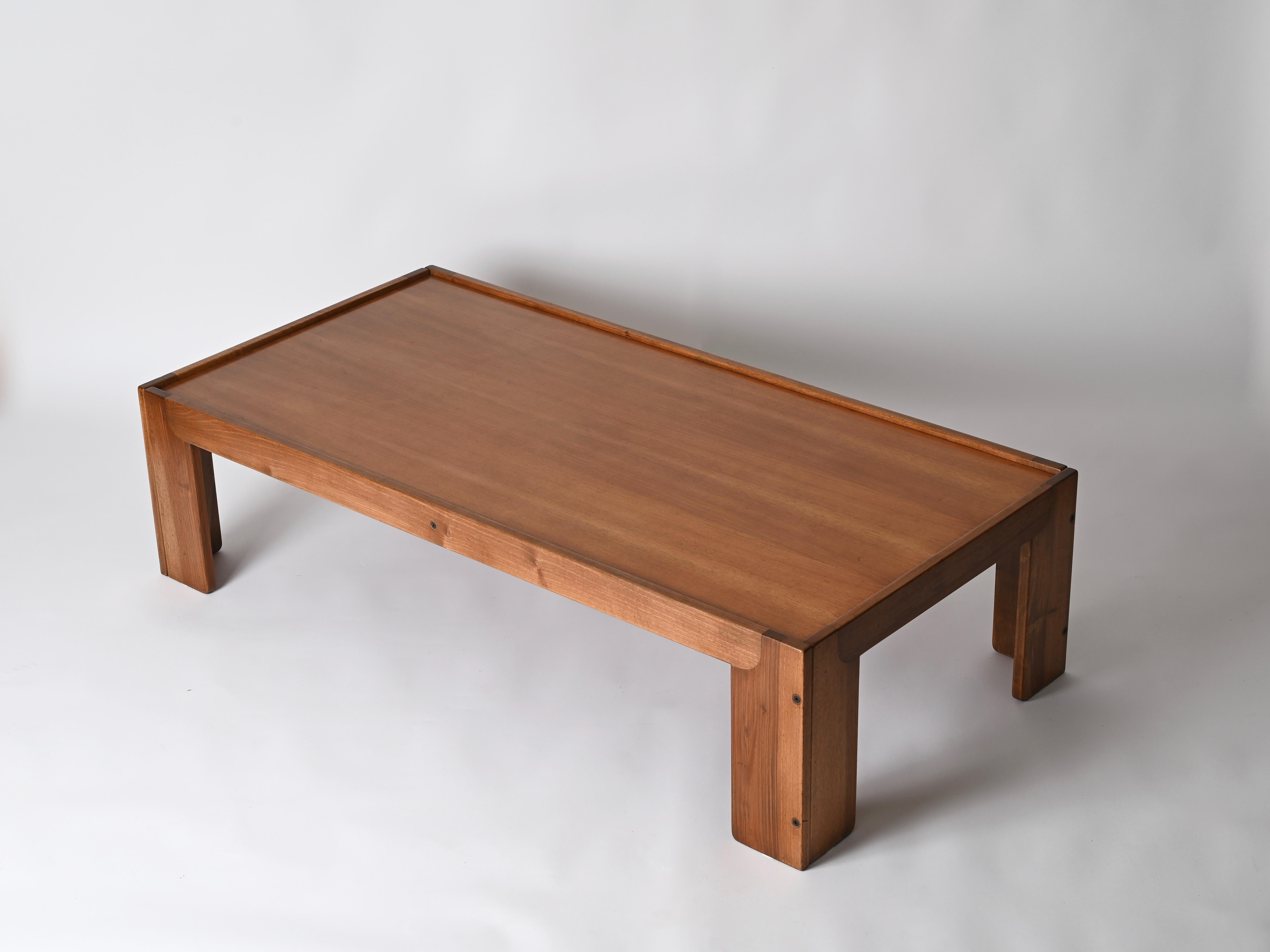 Large Coffee Table Signed by Afra and Tobia Scarpa for Cassina, Italy 1960s For Sale 6