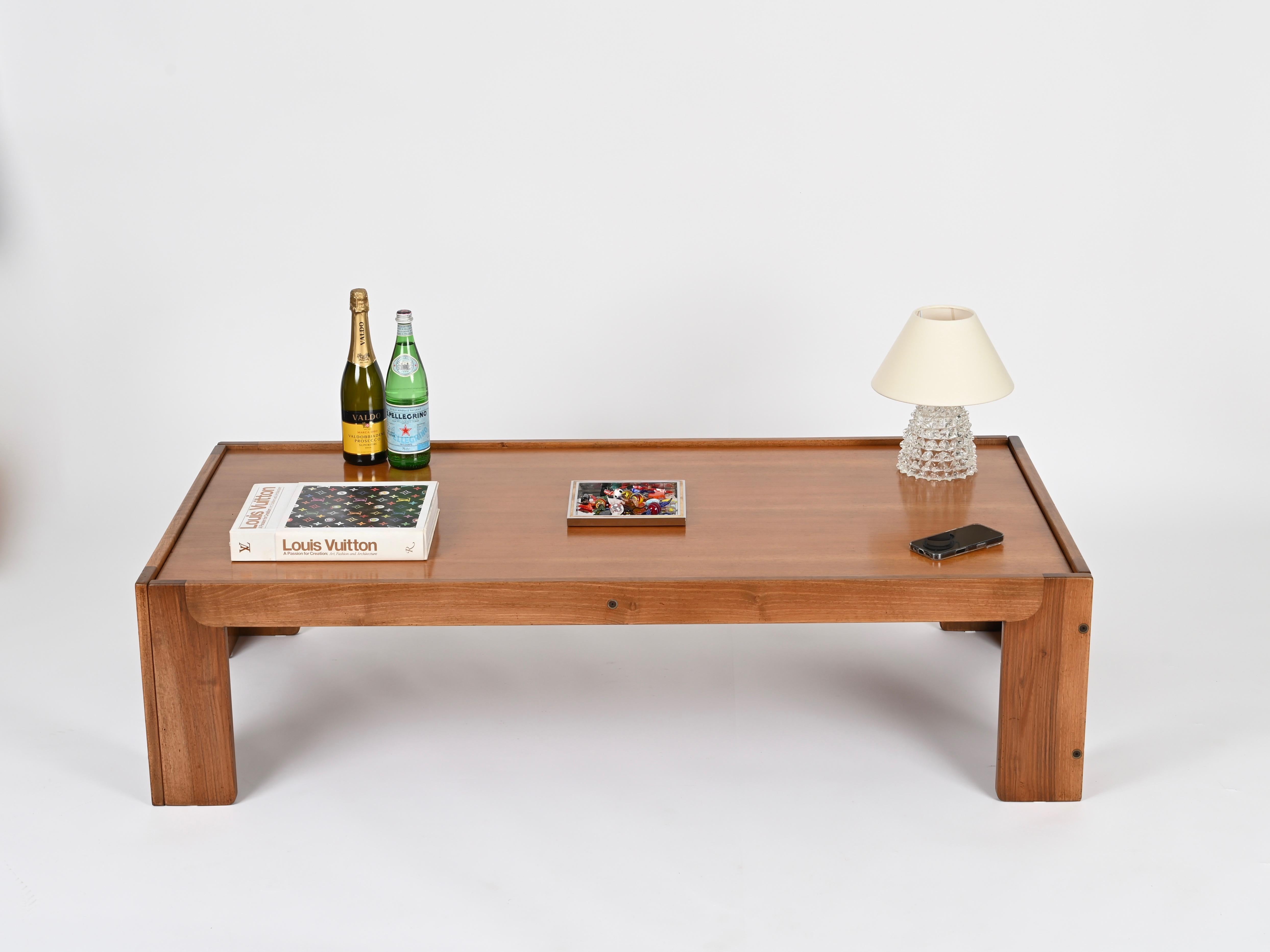 Mid-Century Modern Large Coffee Table Signed by Afra and Tobia Scarpa for Cassina, Italy 1960s For Sale