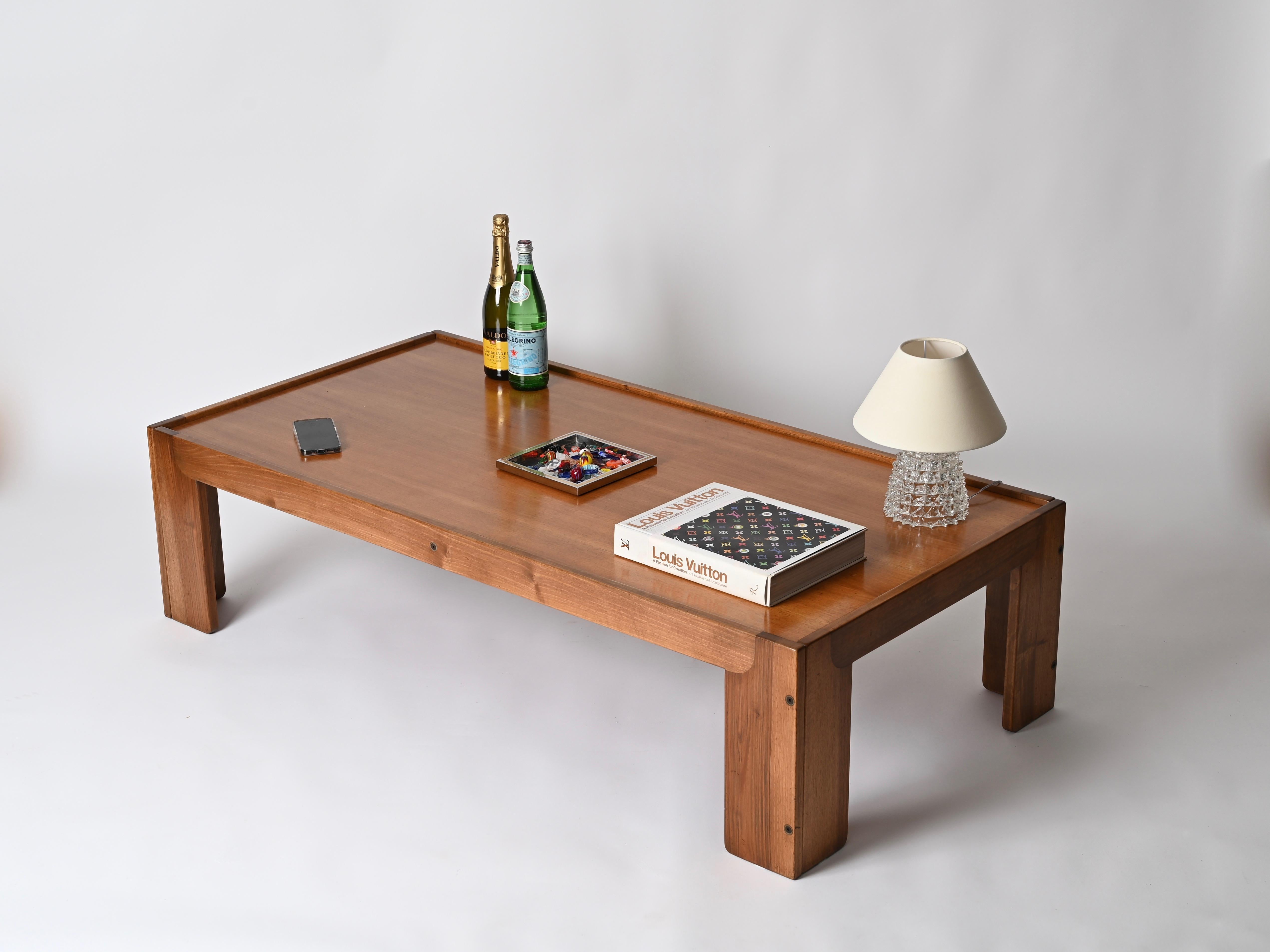 Mid-20th Century Large Coffee Table Signed by Afra and Tobia Scarpa for Cassina, Italy 1960s For Sale