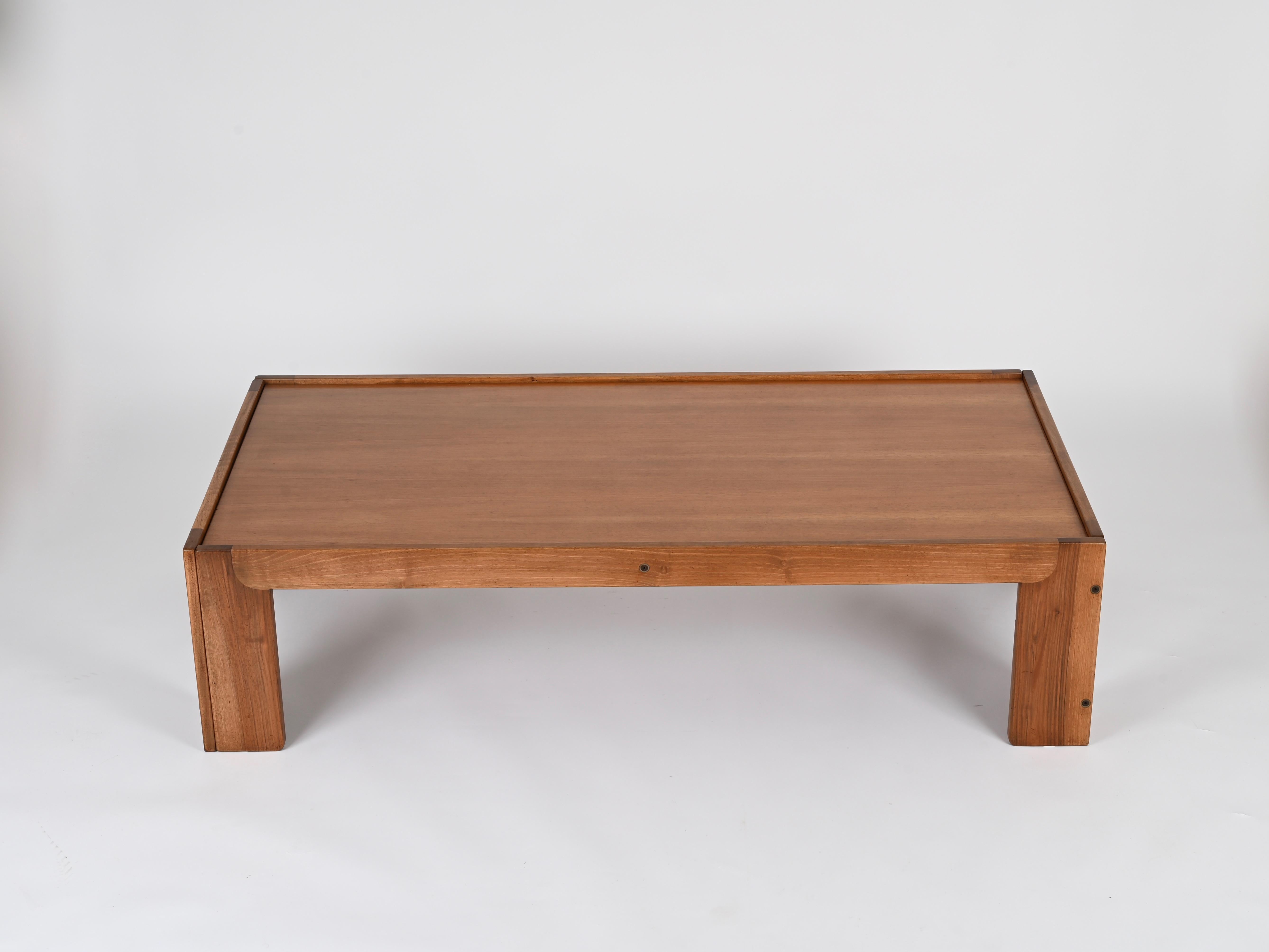 Large Coffee Table Signed by Afra and Tobia Scarpa for Cassina, Italy 1960s For Sale 1