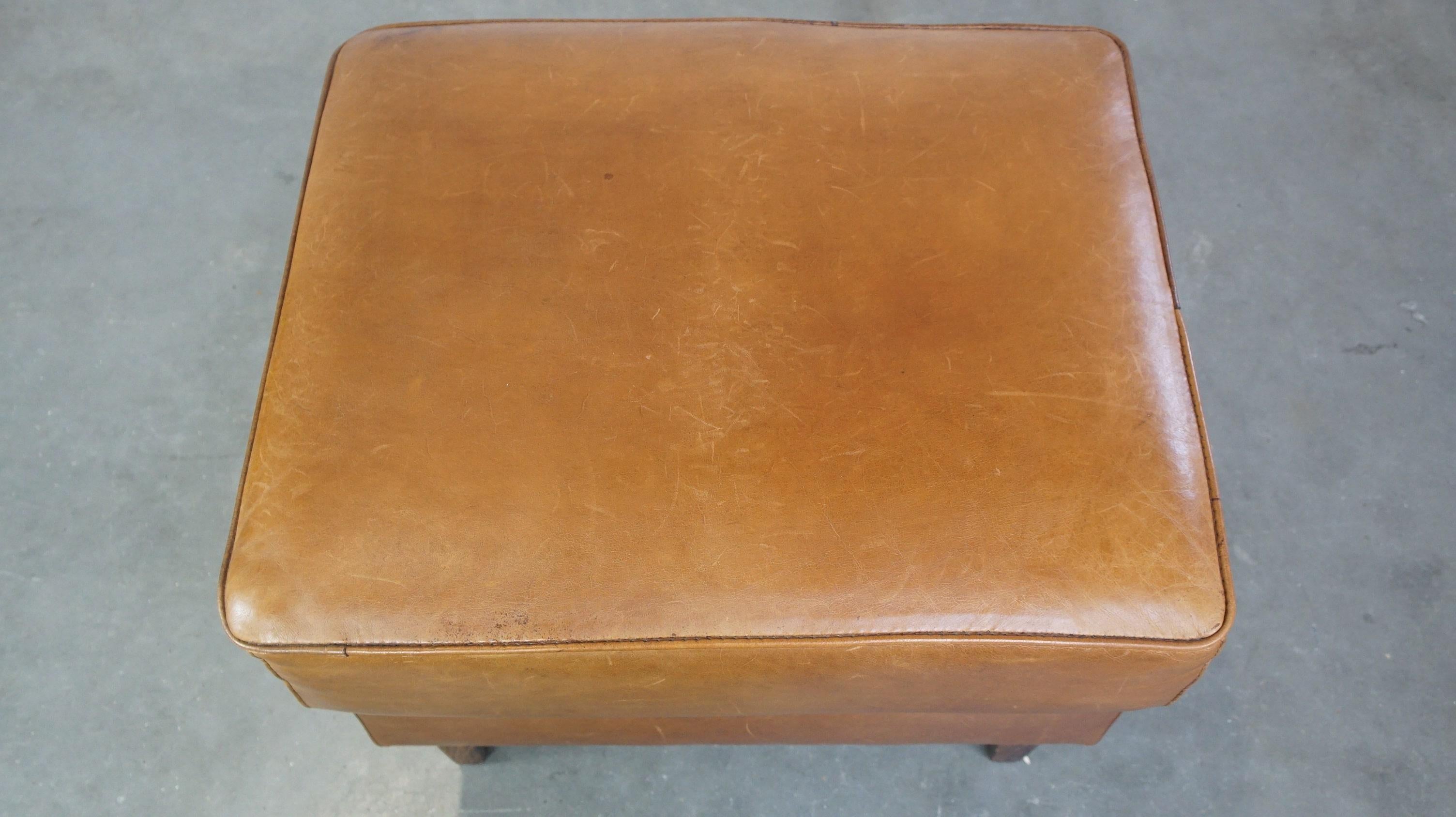 Vacchetta Grande pouf in pelle color cognac in stile inglese in vendita