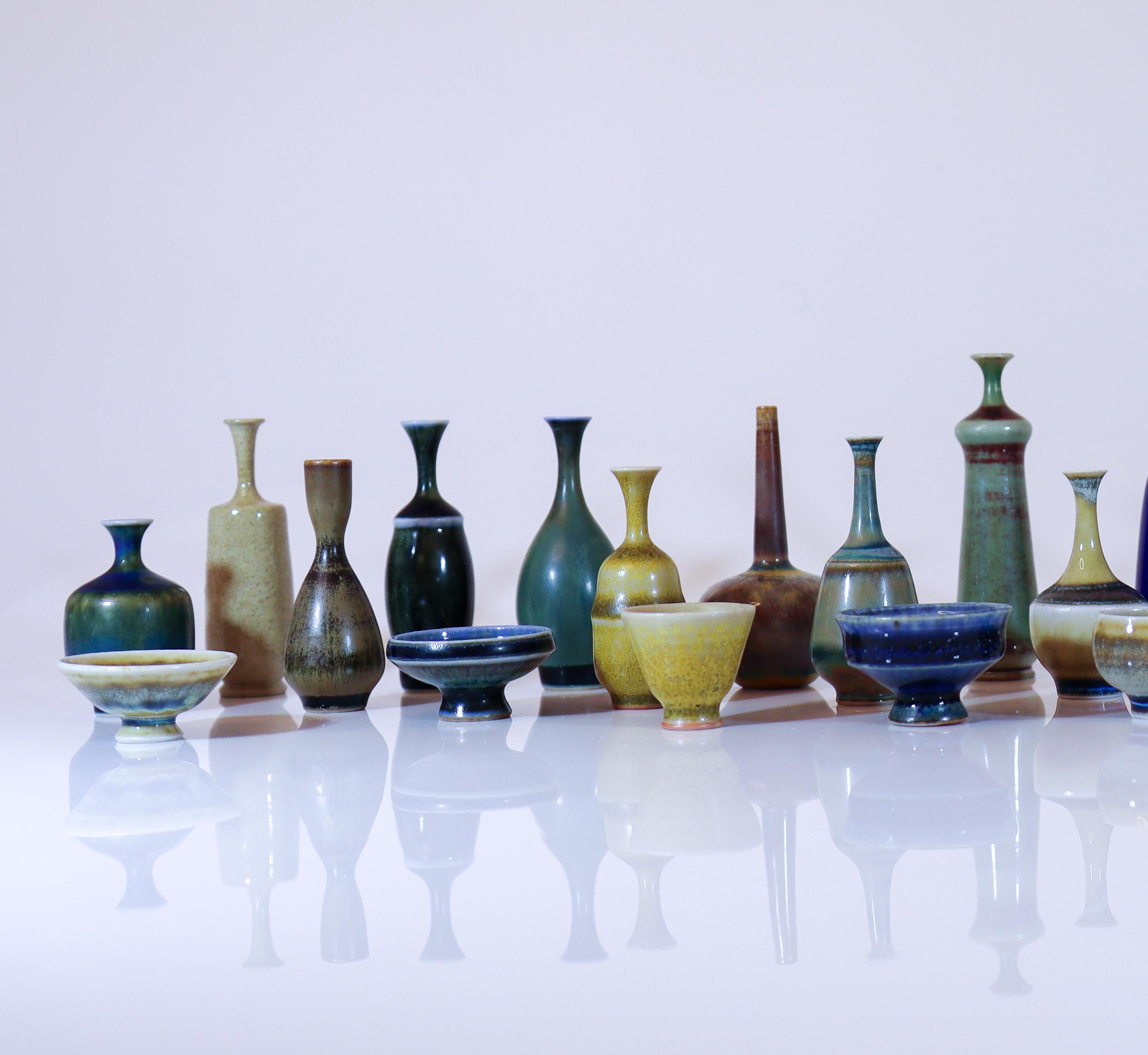 Large Collection of 27 miniature vessels - John Andersson - Höganäs For Sale 1