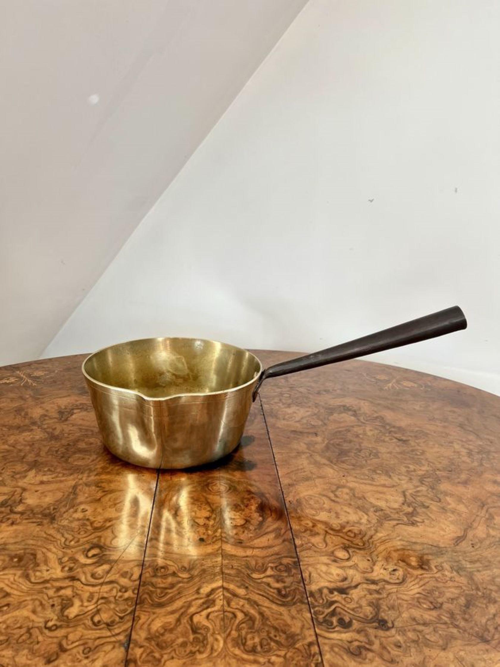 Large collection of antique Victorian heavy brass saucepans  In Good Condition For Sale In Ipswich, GB