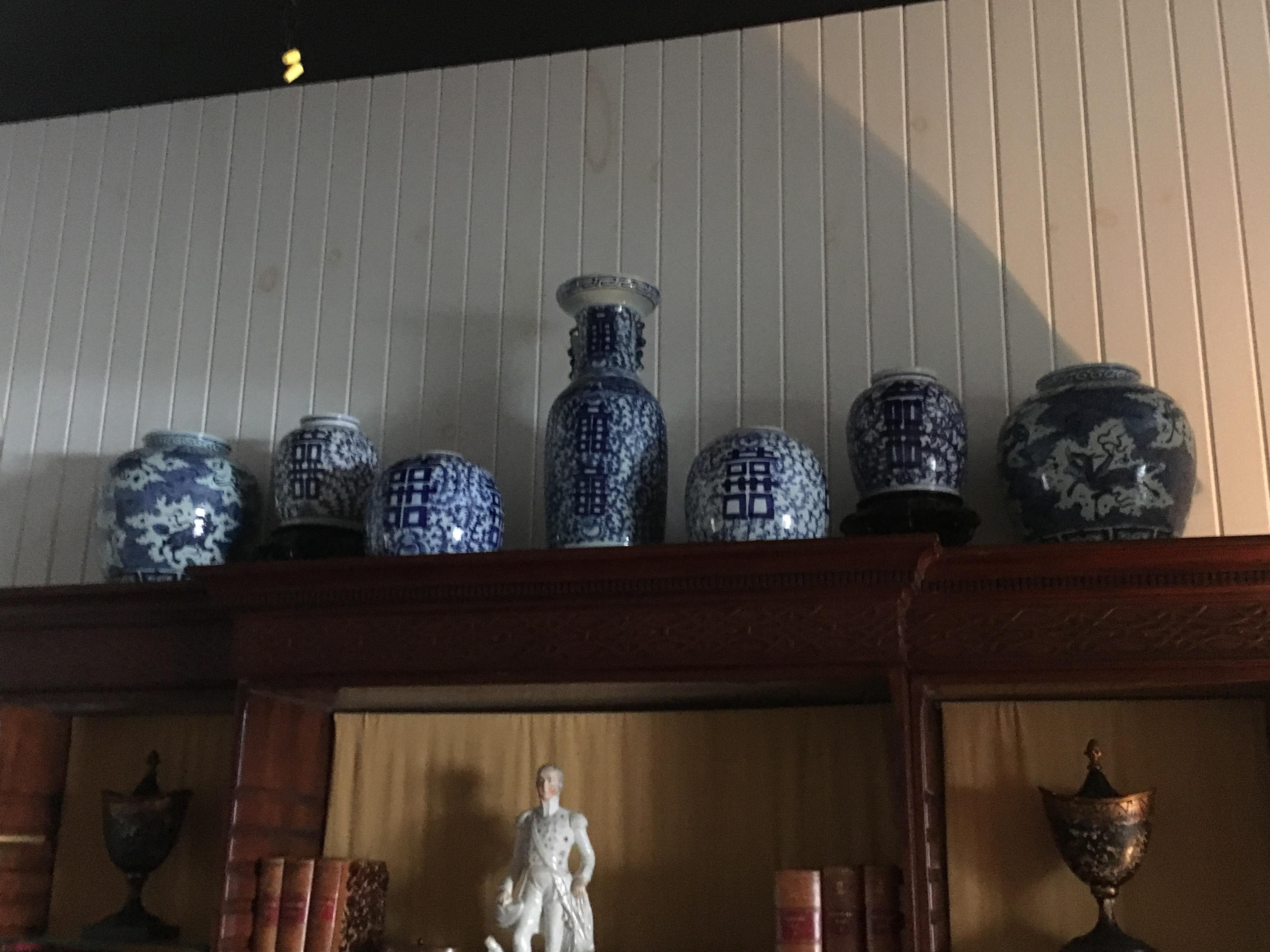 Large Collection Of Chinese Export Blue and White of Large Scale For Sale 7