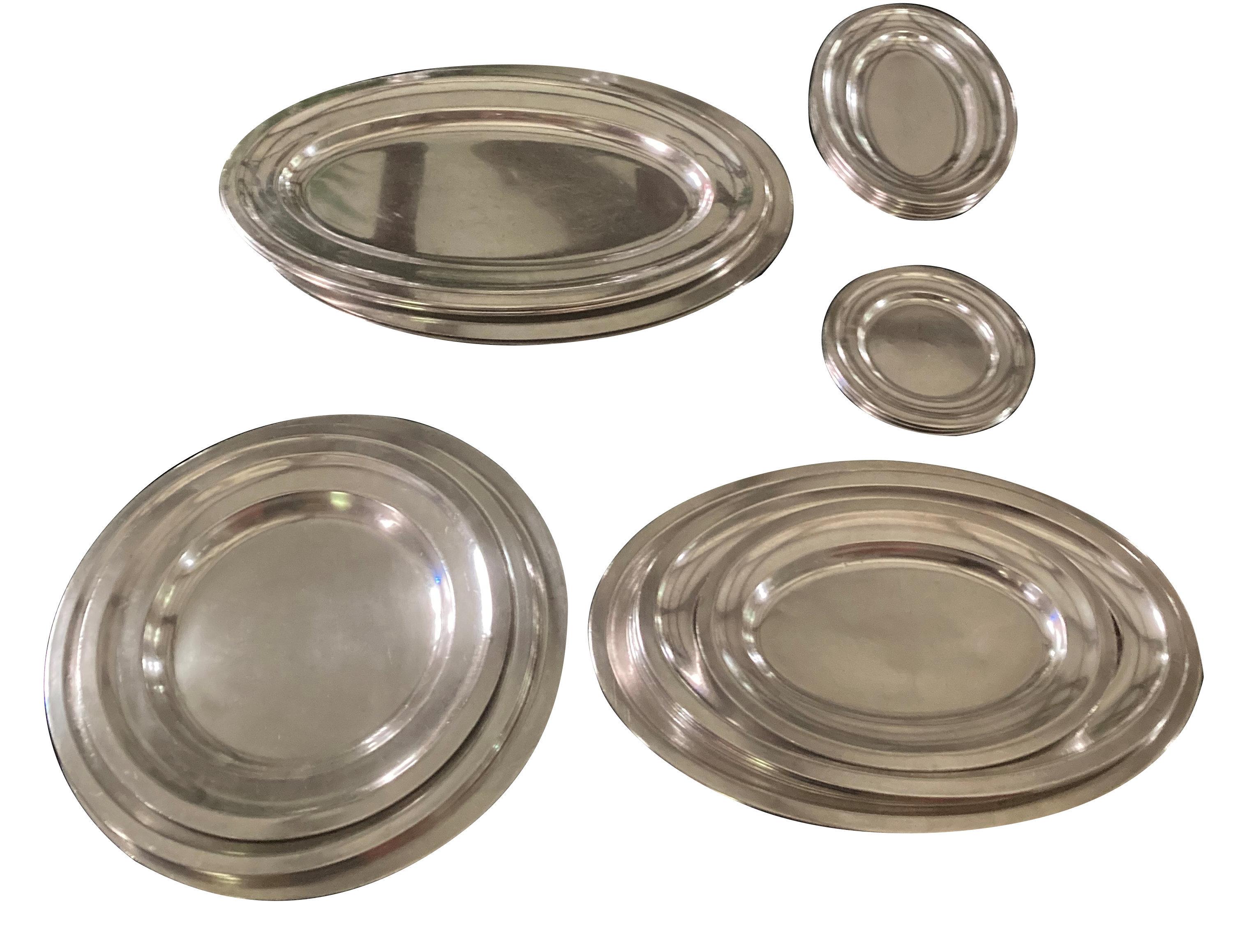 Grande Collection de vingt-trois plateaux en argent Bon état - En vente à Kent, Dover