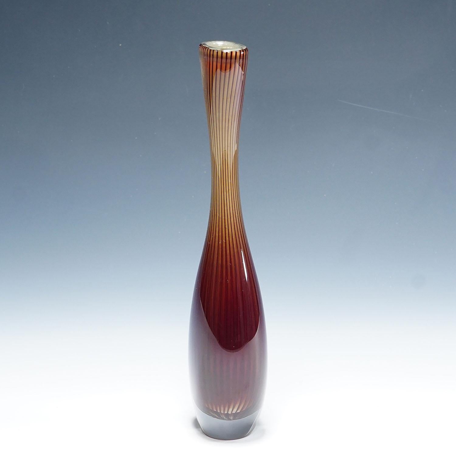 Mid-Century moderno Vaso grande Colora di Vicke Lindstrand per Kosta 1953 in vendita