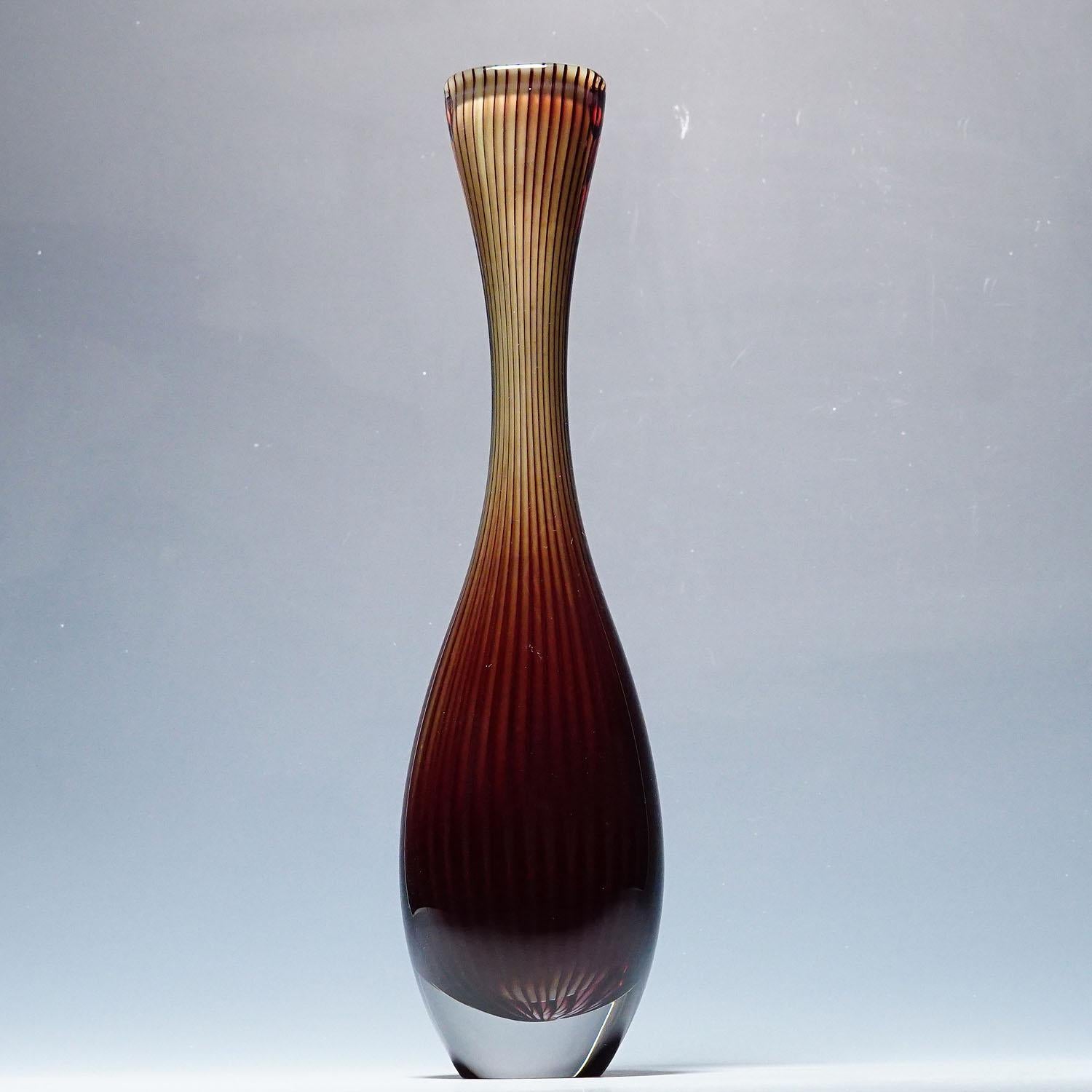 Svedese Vaso grande Colora di Vicke Lindstrand per Kosta 1953 in vendita