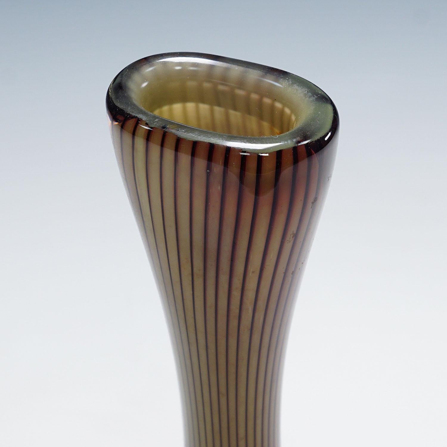 Vetro artistico Vaso grande Colora di Vicke Lindstrand per Kosta 1953 in vendita