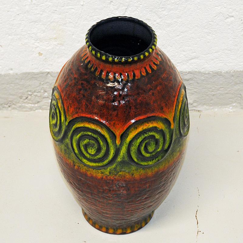 Große farbenfrohe Vintage-Vase aus Keramik, Westdeutschland, 1970er Jahre (Arts and Crafts) im Angebot