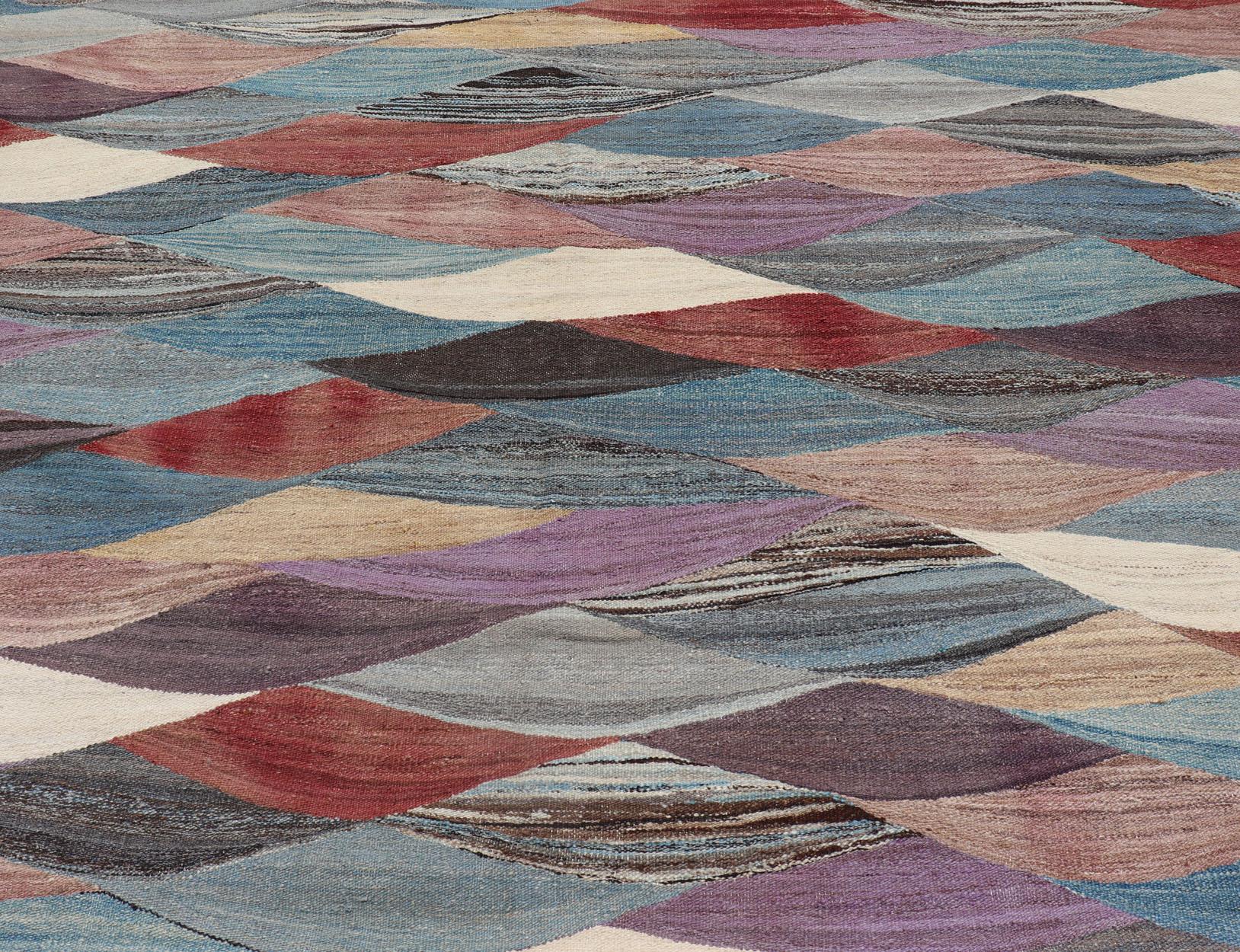 Großer farbenfroher flachgewebter Kelim-Teppich mit modernem Design im Angebot 6