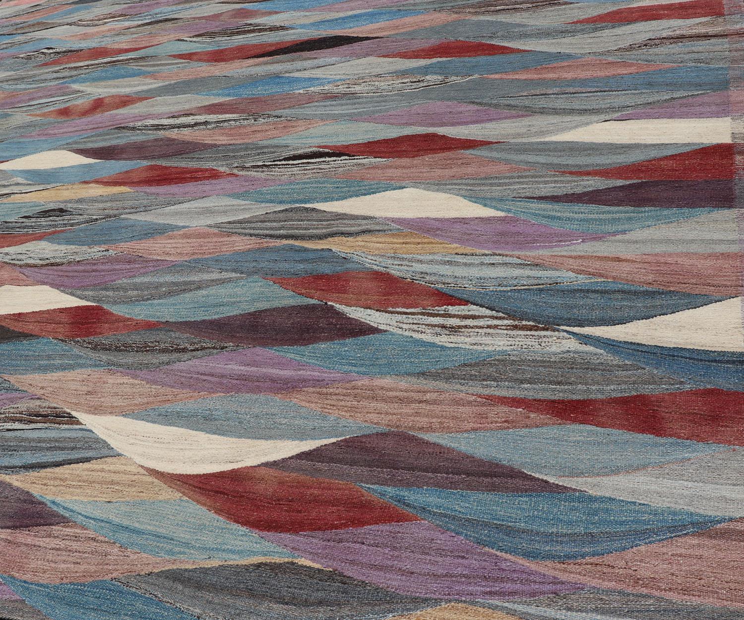 Großer farbenfroher flachgewebter Kelim-Teppich mit modernem Design im Zustand „Hervorragend“ im Angebot in Atlanta, GA