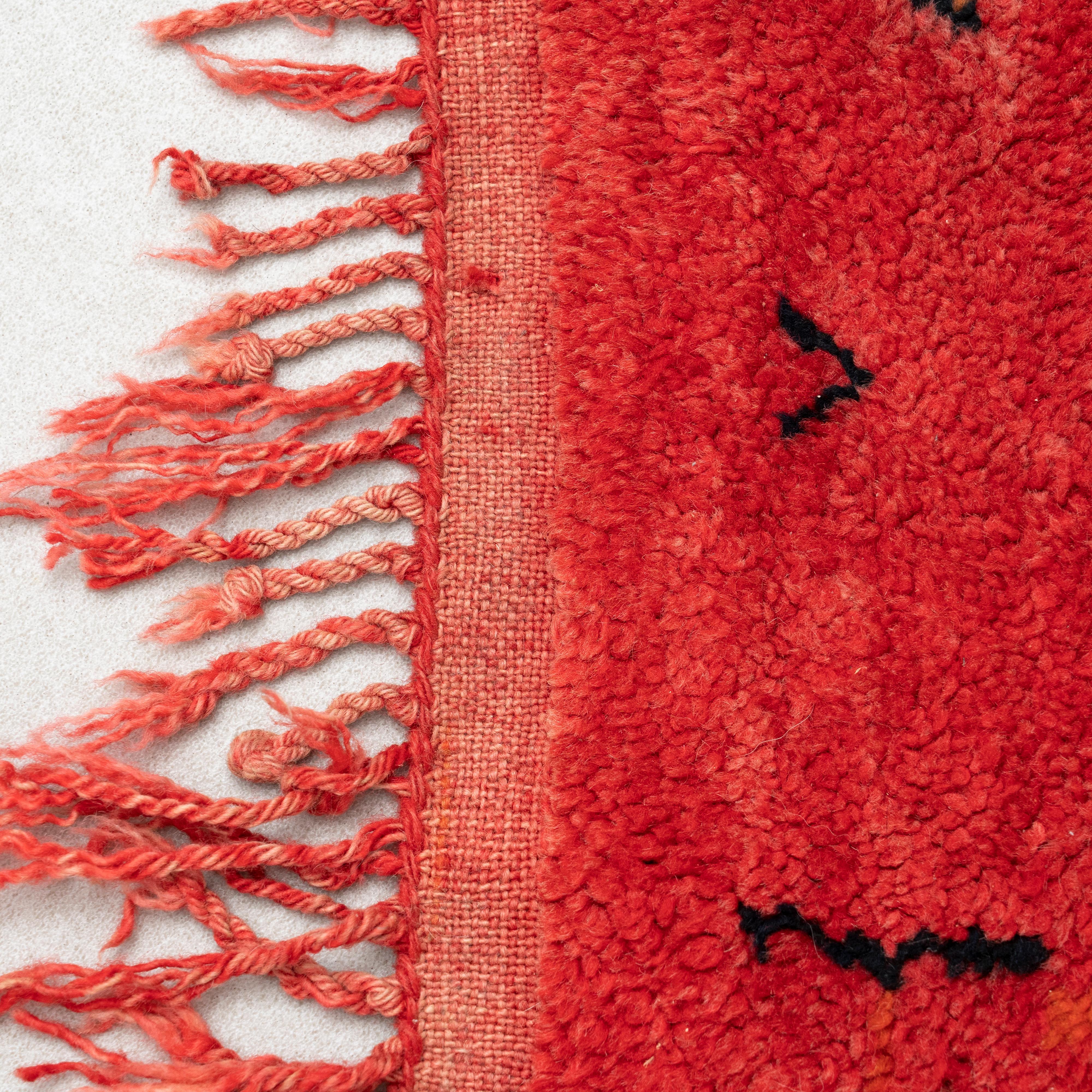 Marokkanischer farbenfroher Flachgewebe-Teppich (Moderne der Mitte des Jahrhunderts) im Angebot