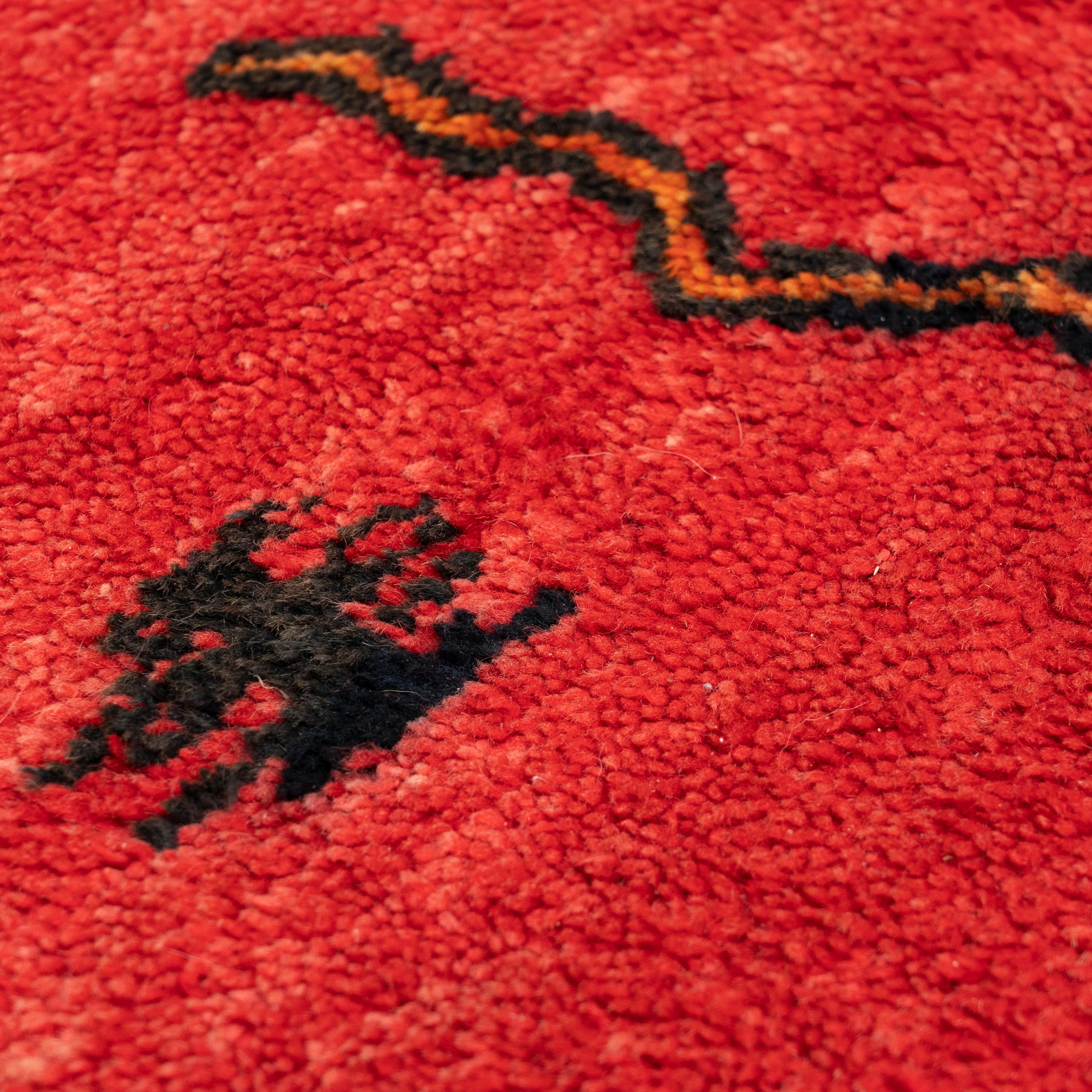 Marokkanischer farbenfroher Flachgewebe-Teppich (Mitte des 20. Jahrhunderts) im Angebot