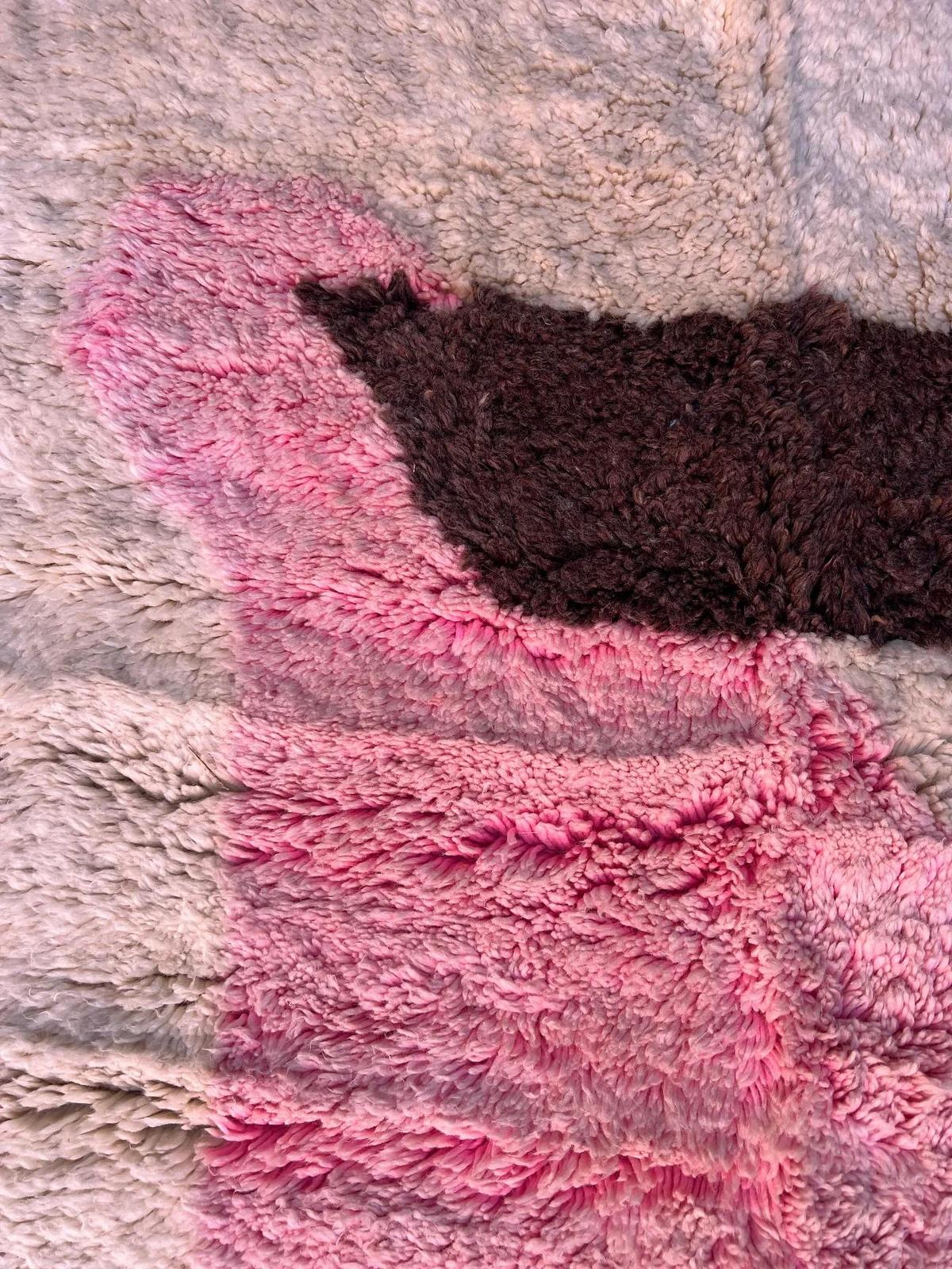 Large Colorful Modern Moroccan Wool Beni M'Rirt Handwoven Rug in Abstract Design In New Condition For Sale In Los Angeles, CA