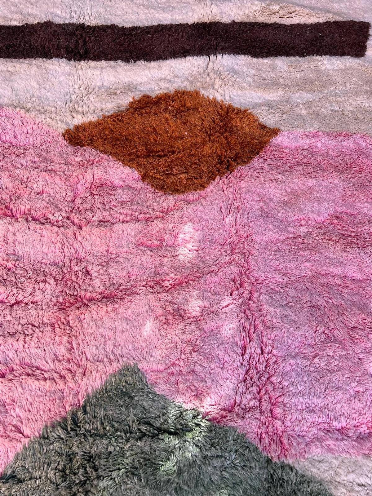 Large Colorful Modern Moroccan Wool Beni M'Rirt Handwoven Rug in Abstract Design For Sale 4