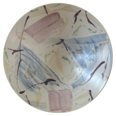 Grande ciotola da centrotavola in ceramica postmoderna colorata di Bender