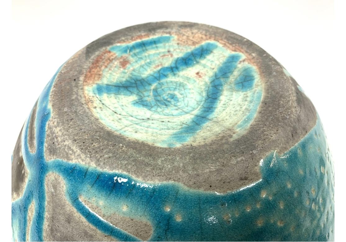 Großer bunter Raku-Kieselstein und glasierter Krug im Angebot 4