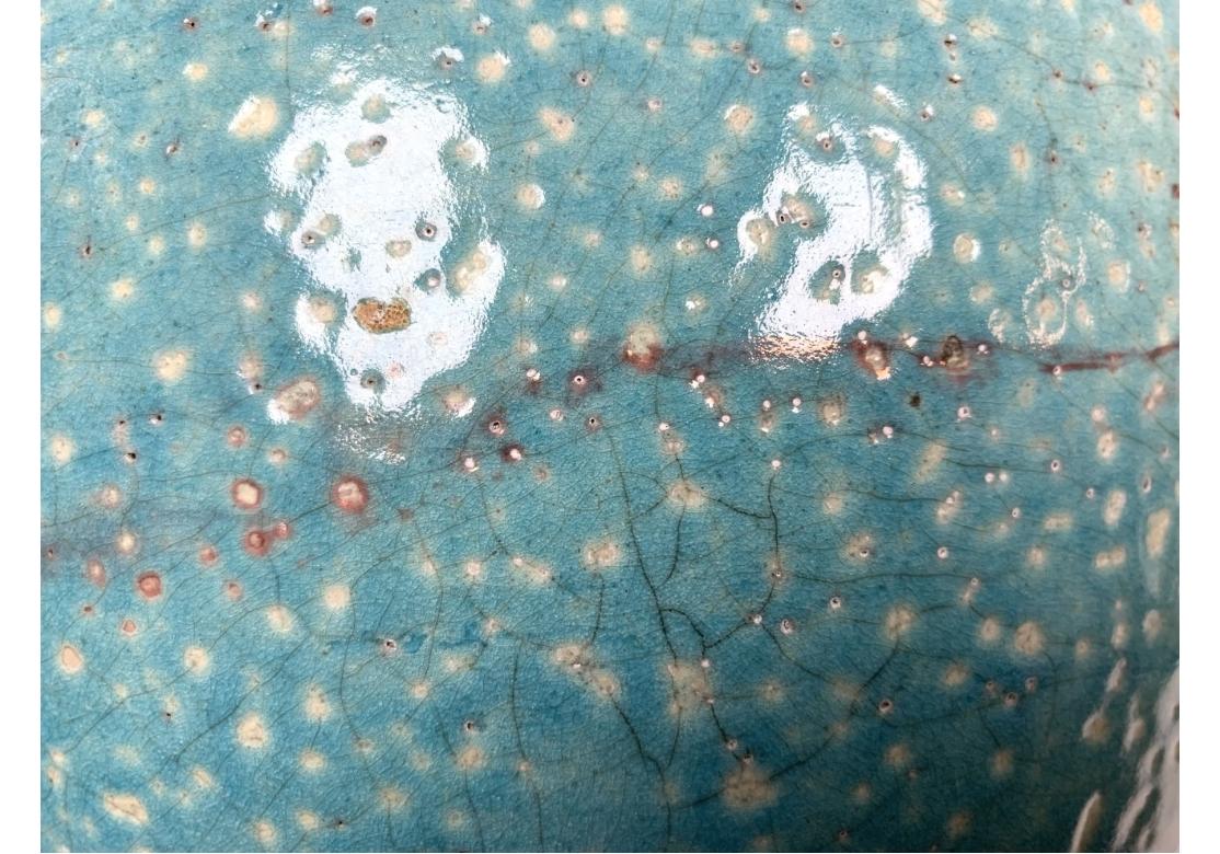 Großer bunter Raku-Kieselstein und glasierter Krug im Angebot 5