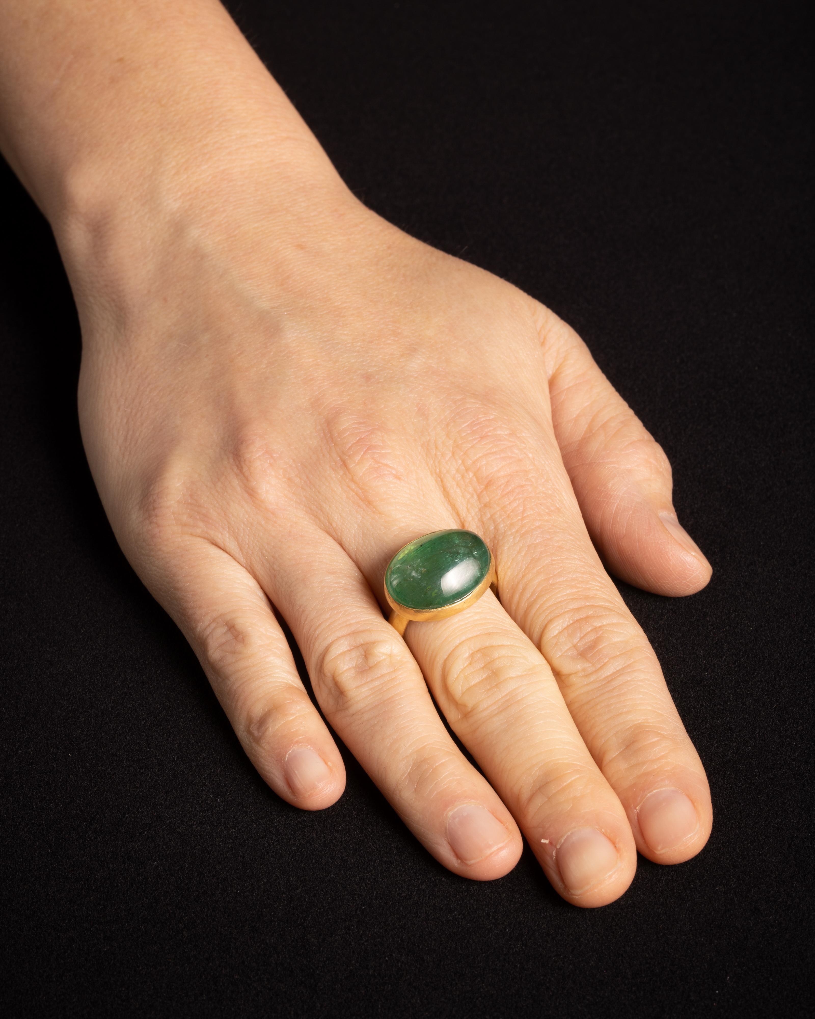 Large Columbian Emerald Dome Ring in 22K Gold In Good Condition For Sale In Nantucket, MA
