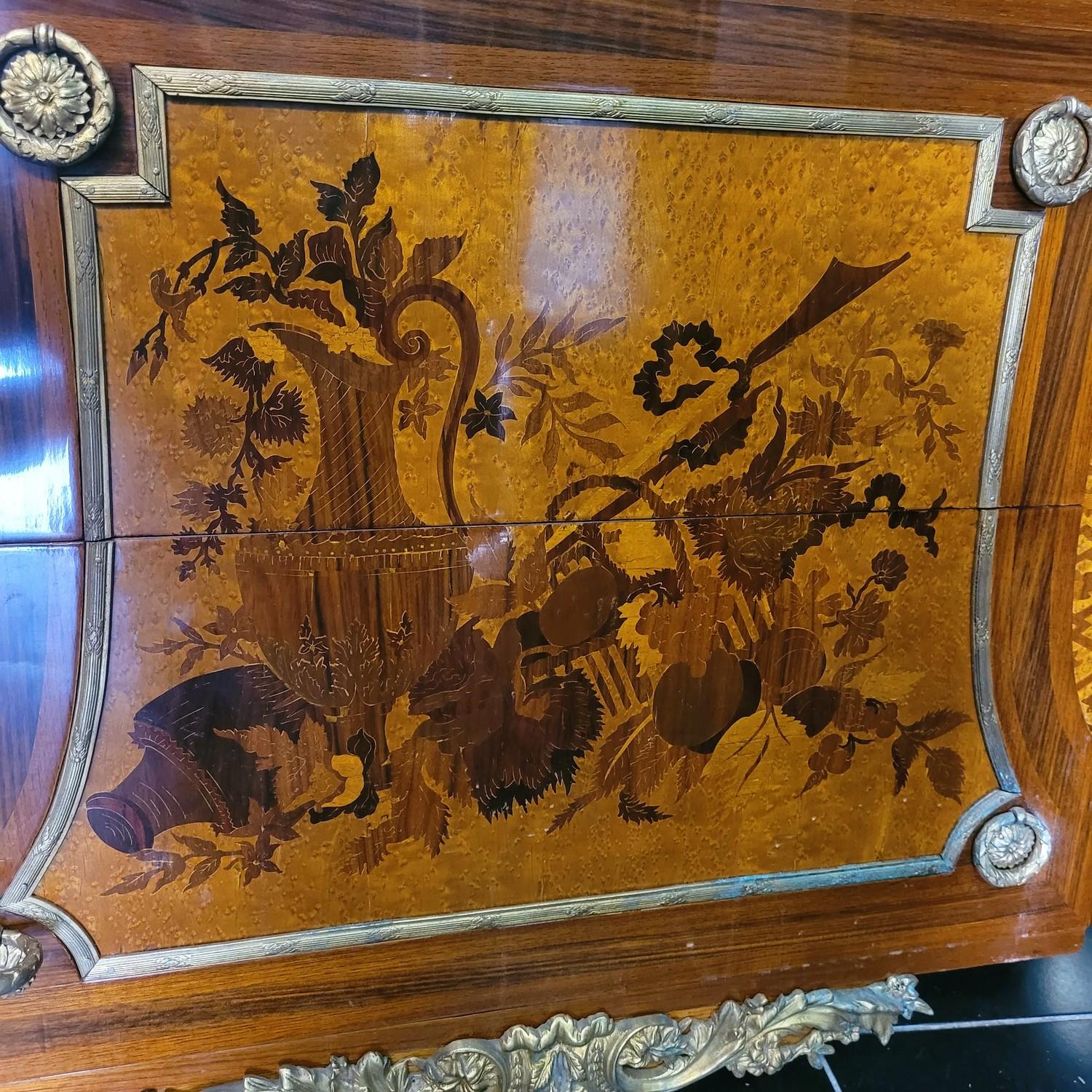 Large Commode In Marquetry And Bronze, Napoleon III, Early 20th Century For Sale 5