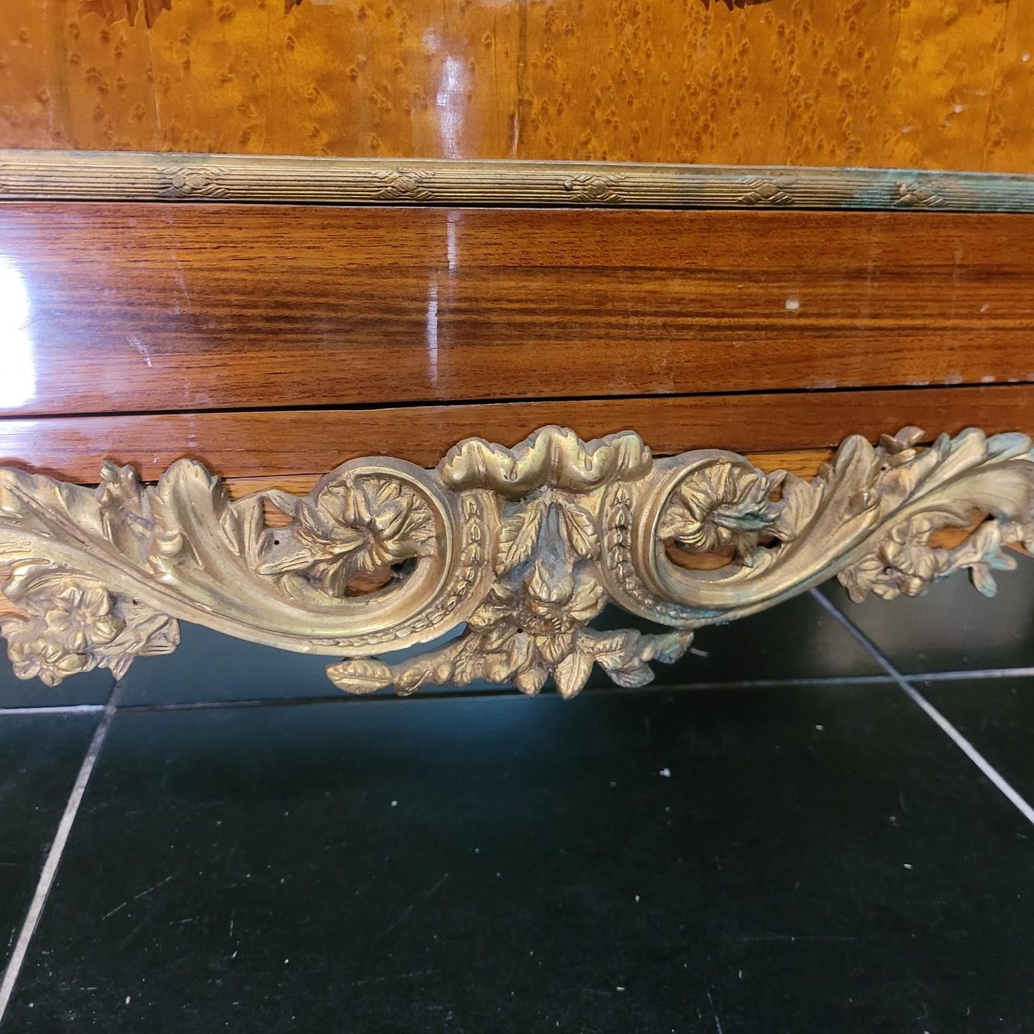 Large Commode In Marquetry And Bronze, Napoleon III, Early 20th Century For Sale 7
