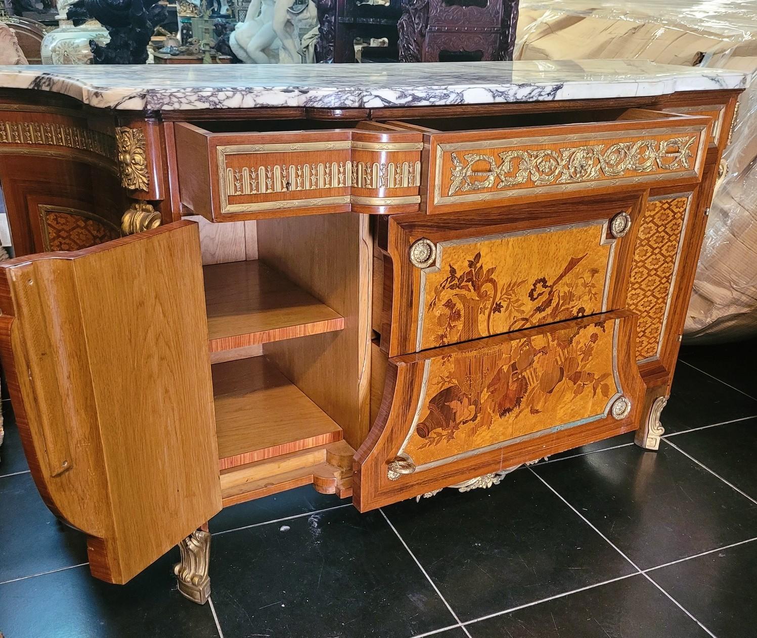 Large Commode In Marquetry And Bronze, Napoleon III, Early 20th Century For Sale 2