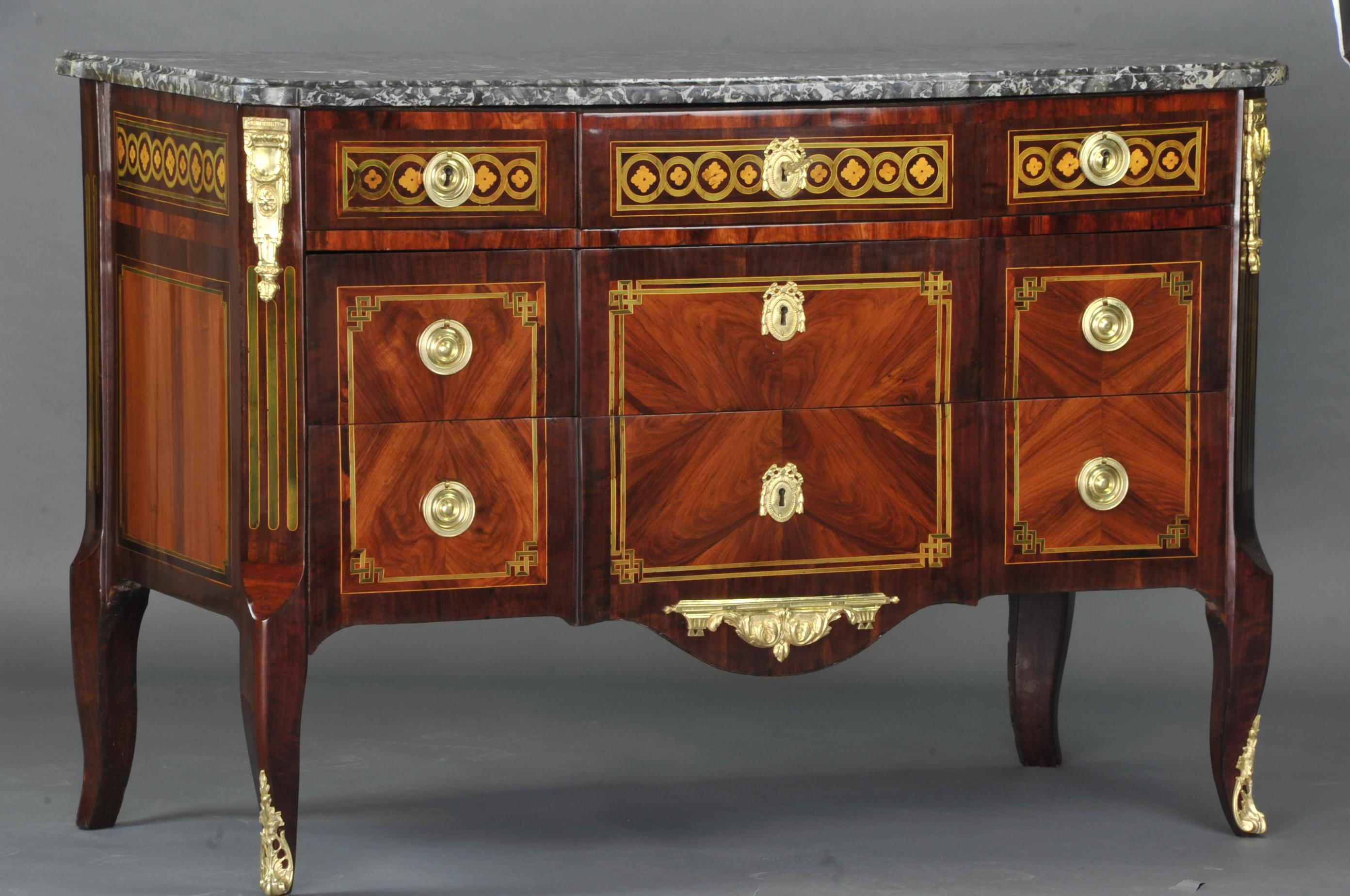 Louis XVI Large Commode Transition with Marquetry of Quartefeuille For Sale