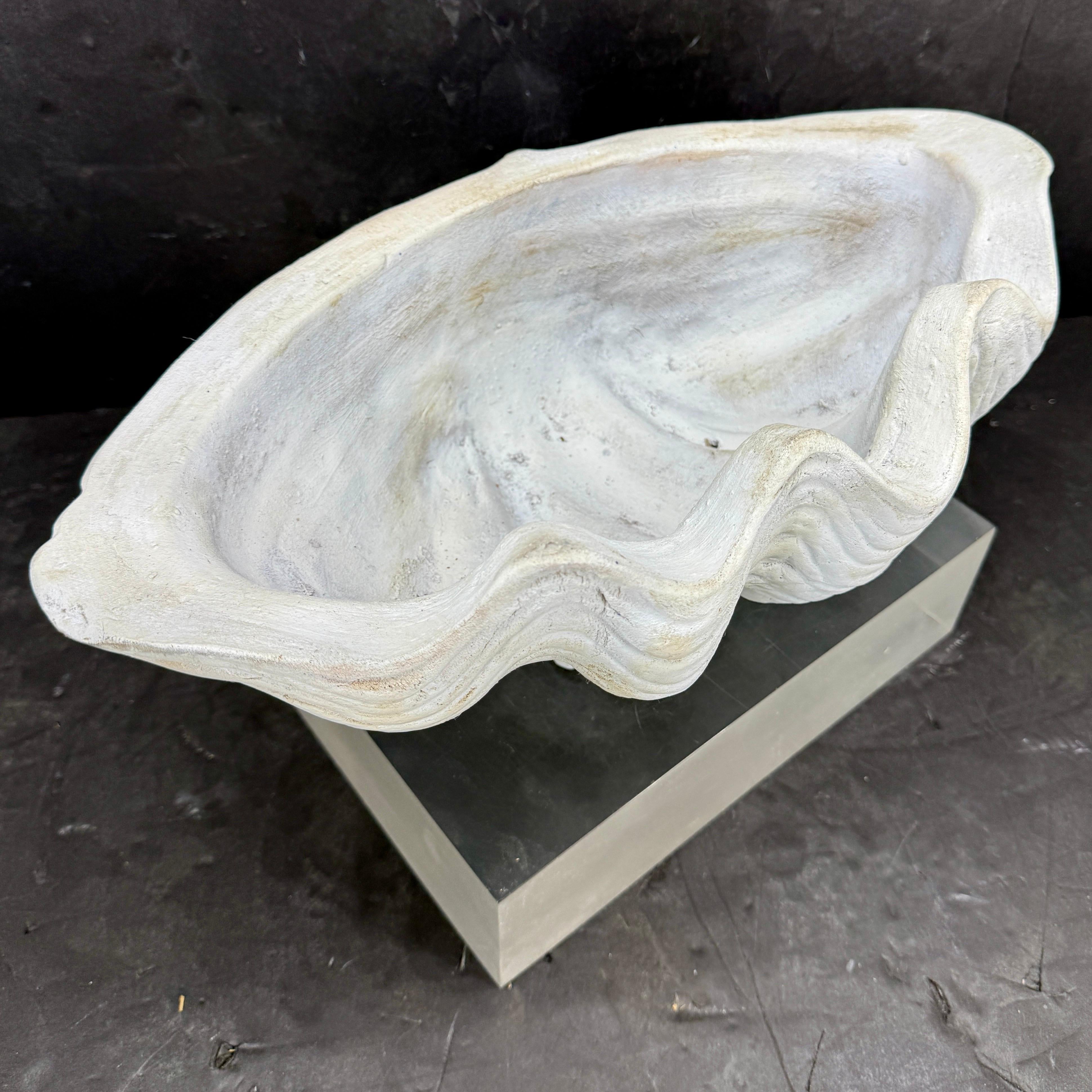 Fait main Grand centre de table Sculpture de coquillages en terre cuite Conch Planter en vente