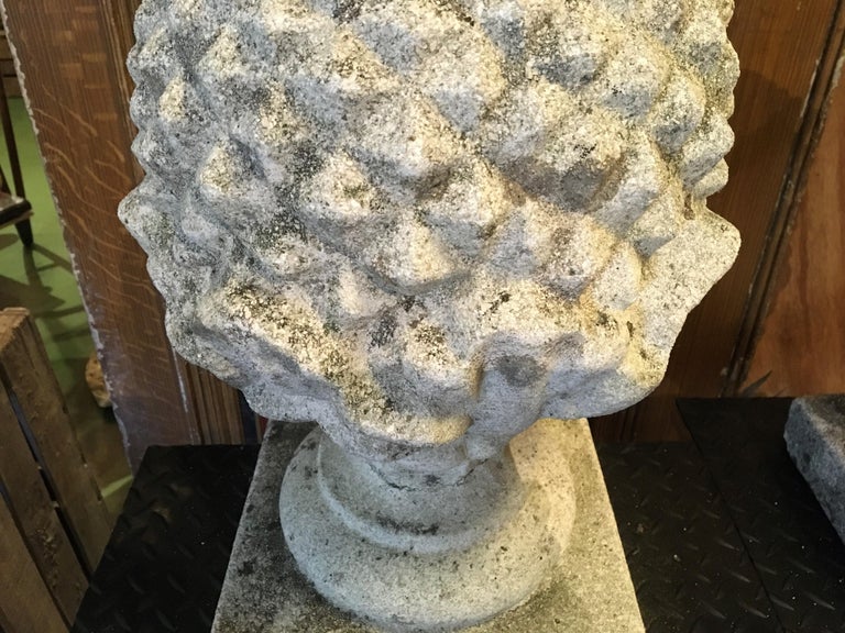 Large Concrete Pinecone Gate Pillar Finials, Pair of, In Good Condition For Sale In Antwerp, BE