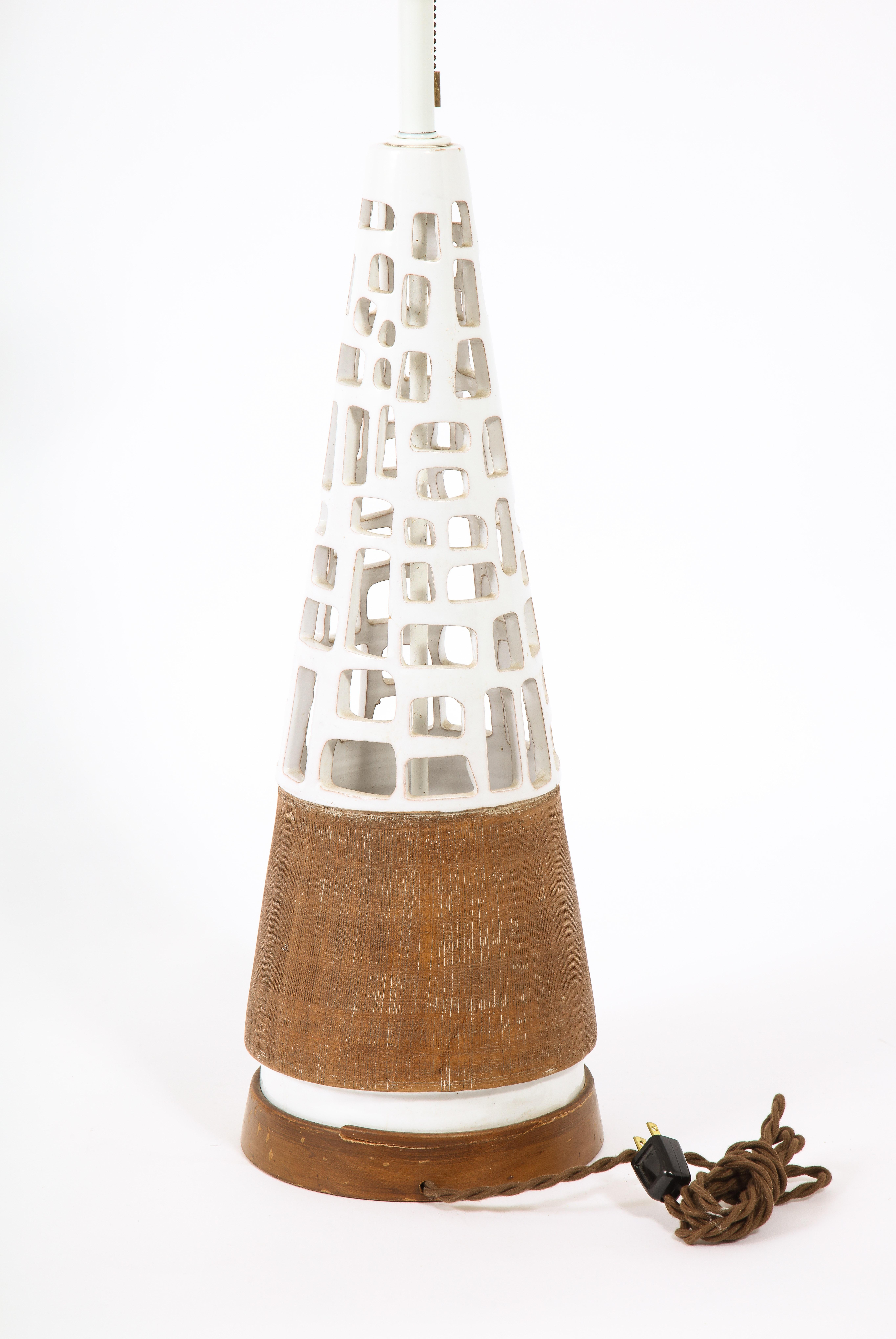 Large Conical Mosaic Ceramic Pottery Lamp, USA 1950's 1