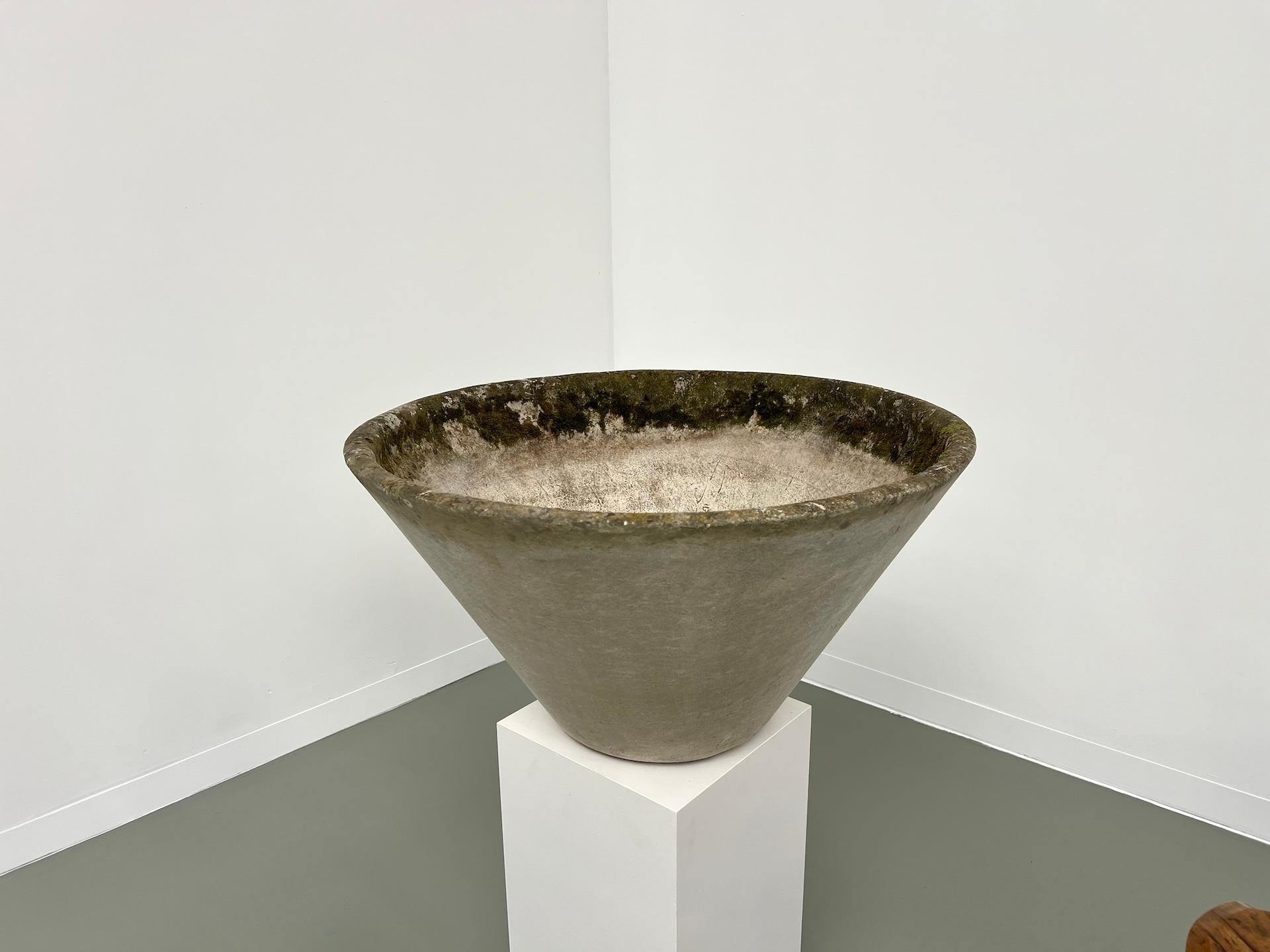 Grande jardinière conique Willy Guhl, France, années 1950 Bon état - En vente à LYON, FR