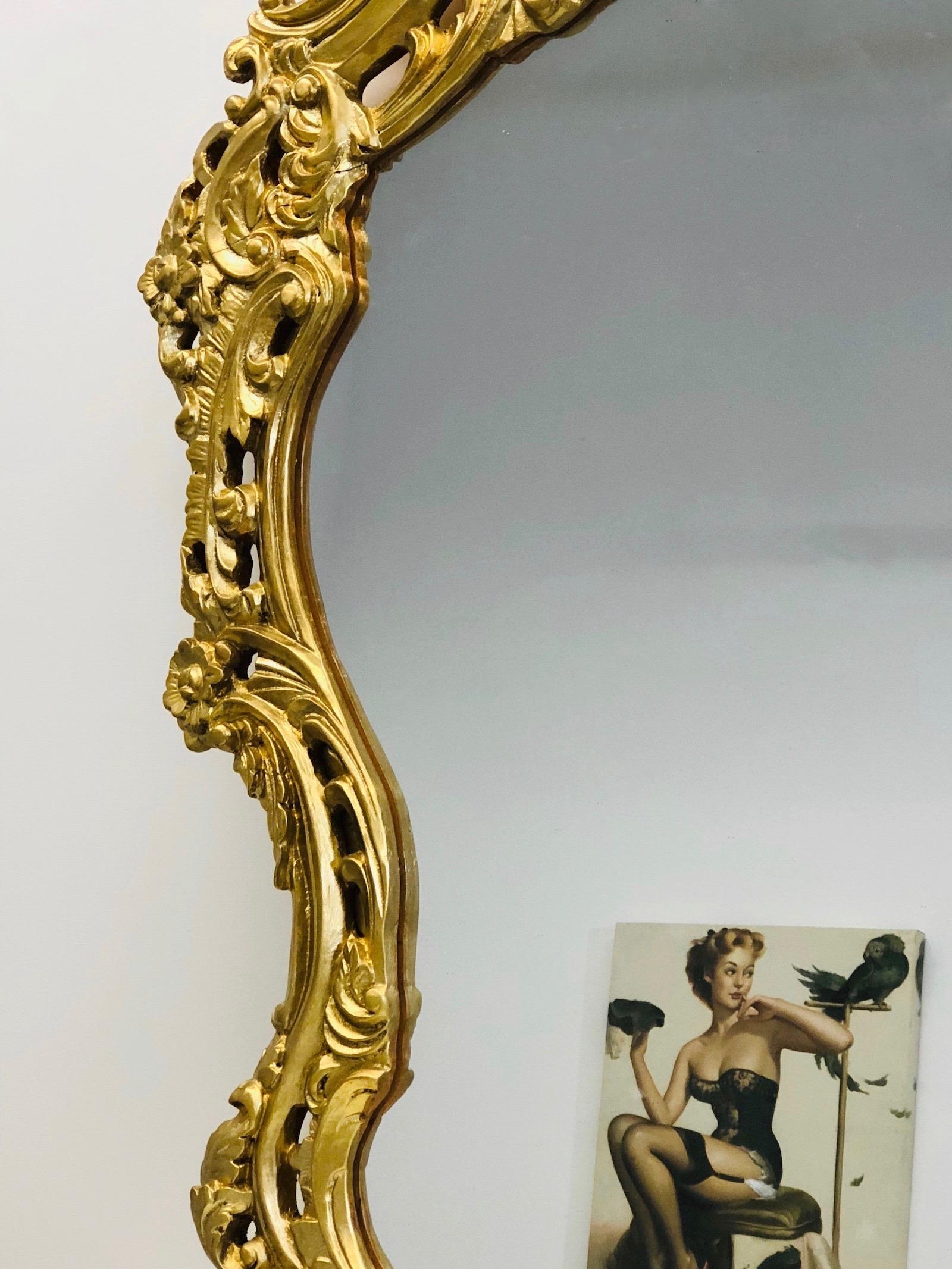 Large Console Mirror Hollywood Regency Style Gilded Wood Vintage, Italy, 1970s In Good Condition For Sale In Nuernberg, DE