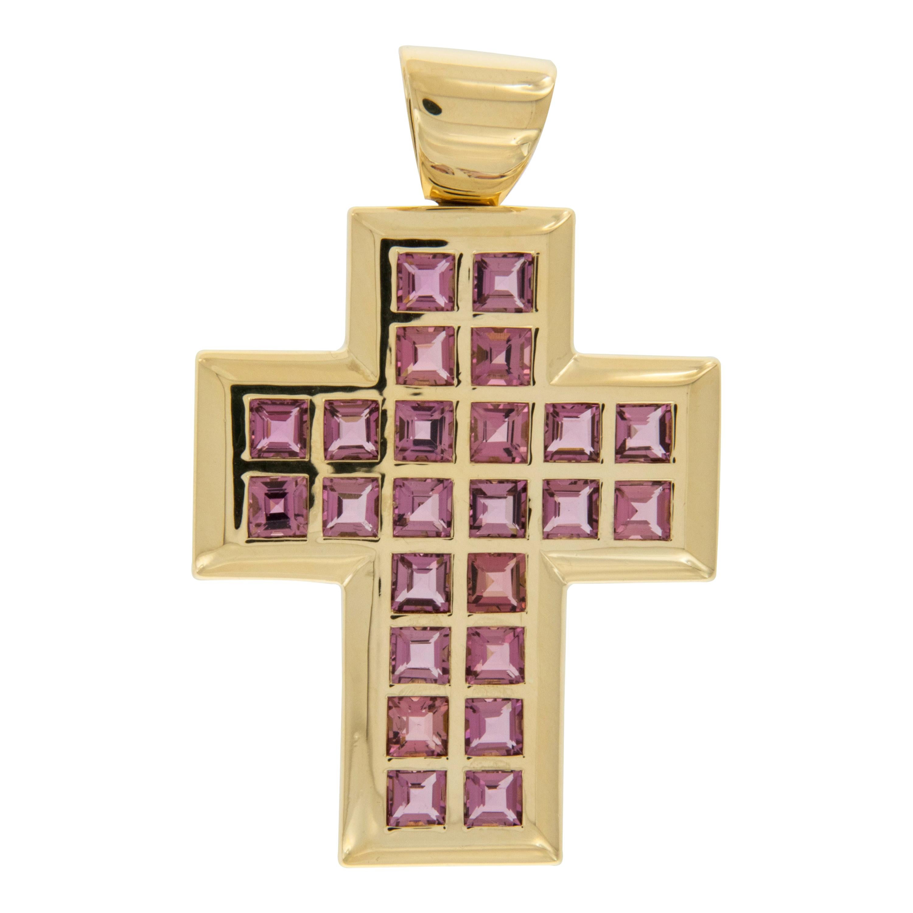 Grande croix contemporaine en or 18 carats et tourmaline
