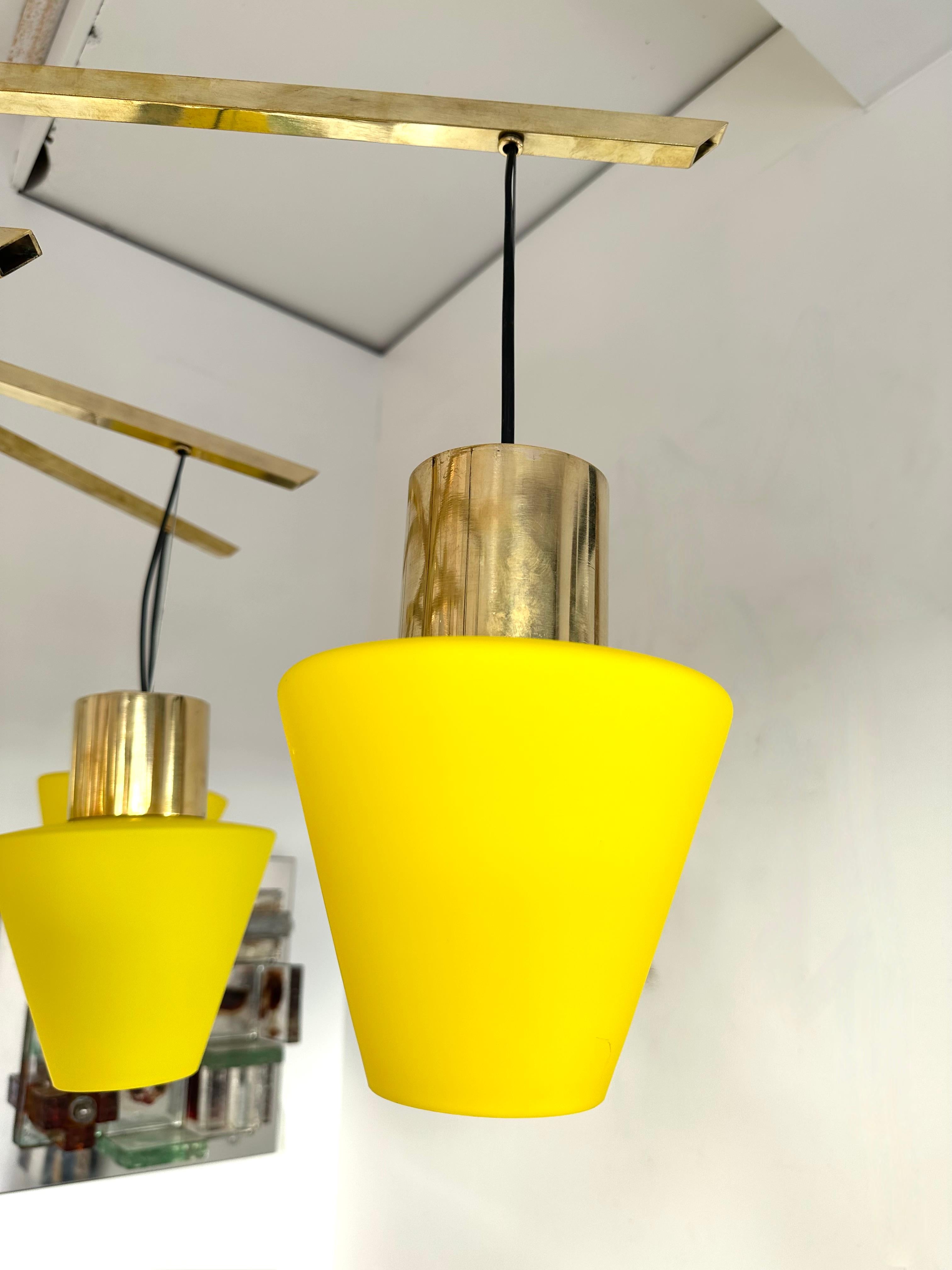 Large Contemporary Brass Chandelier Yellow Murano Glass Cup, Italy For Sale 5