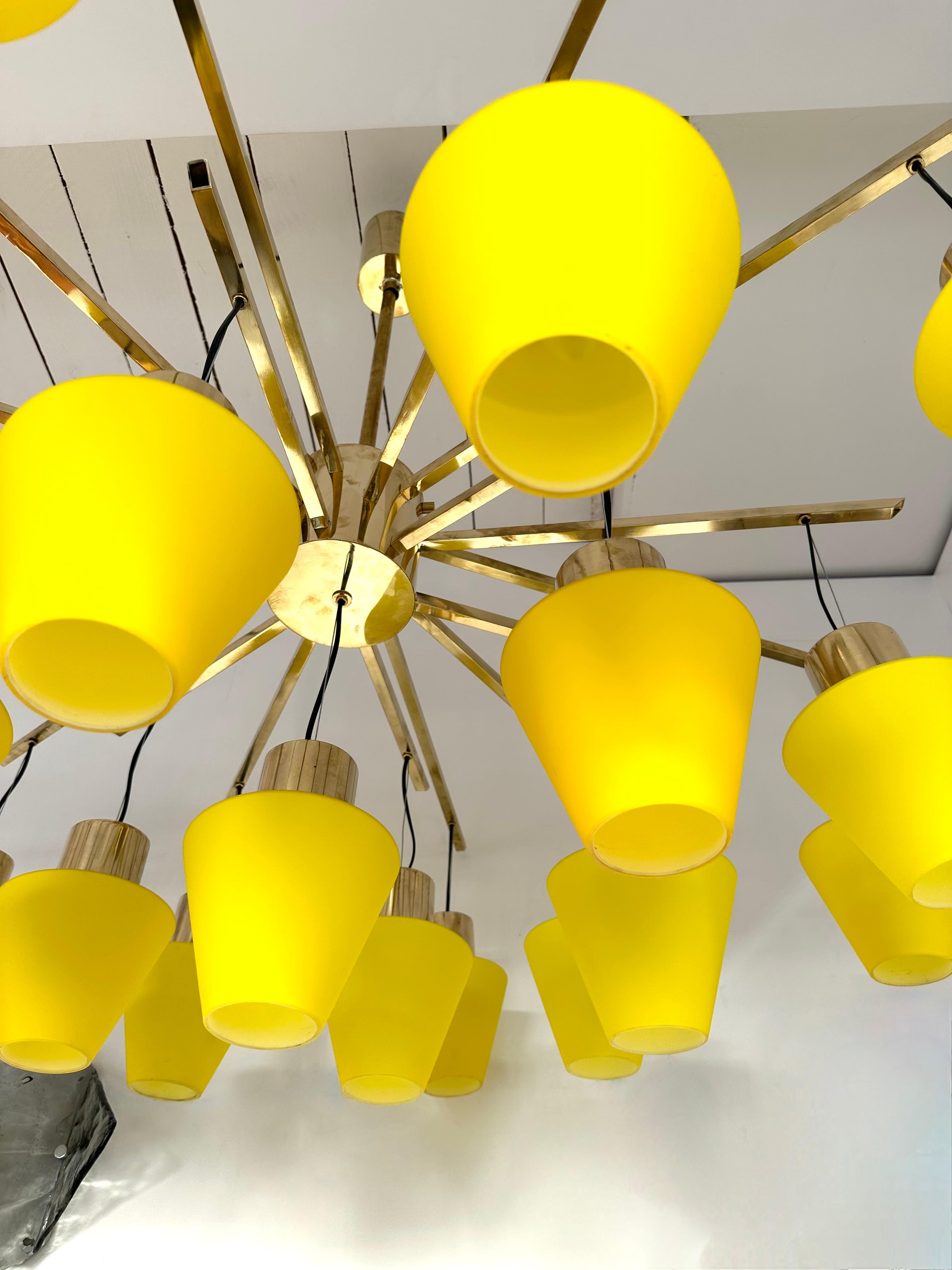 Large Contemporary Brass Chandelier Yellow Murano Glass Cup, Italy For Sale 8