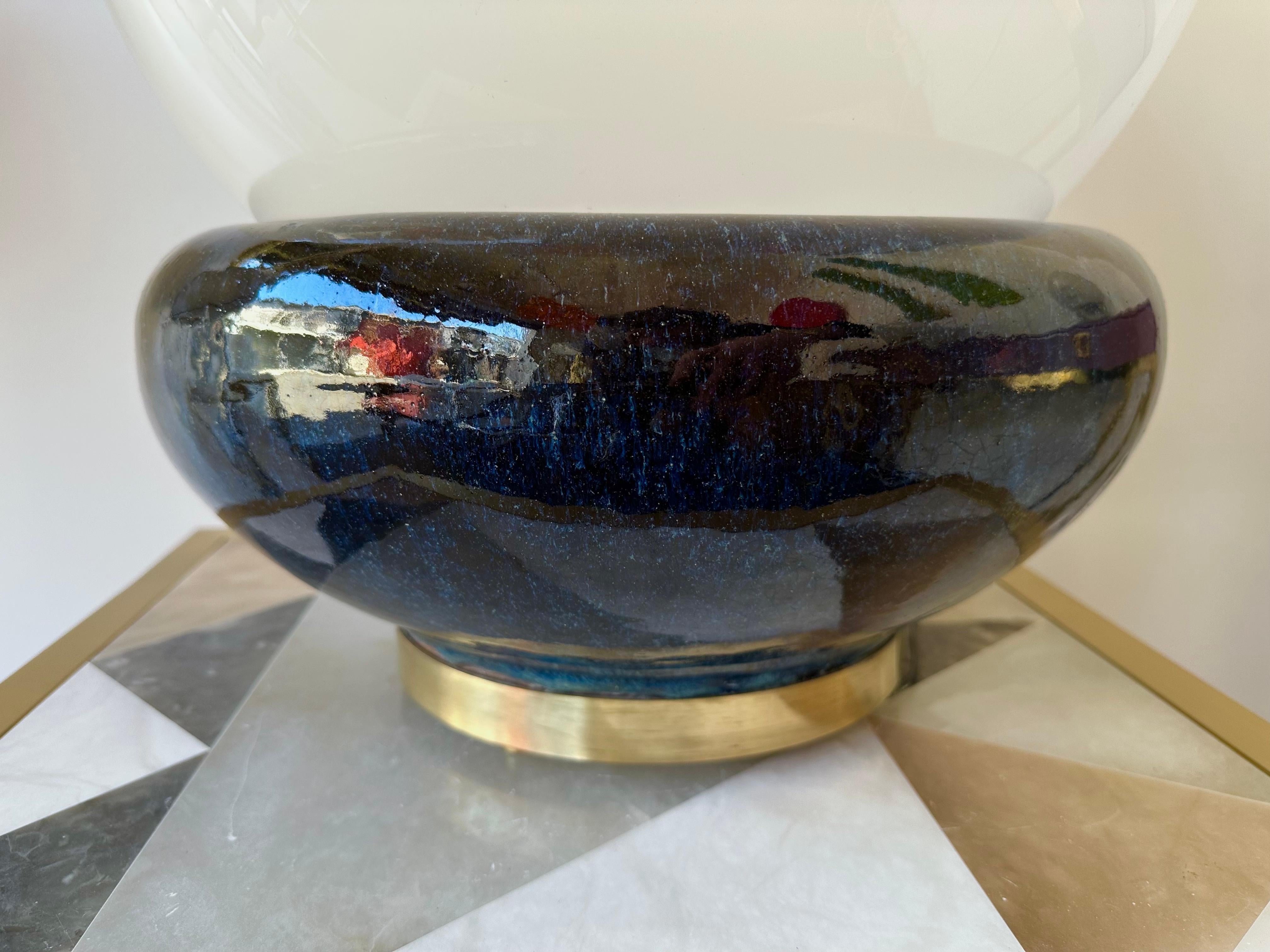 italien Grande lampe contemporaine en laiton, verre de Murano et céramique. Italie en vente