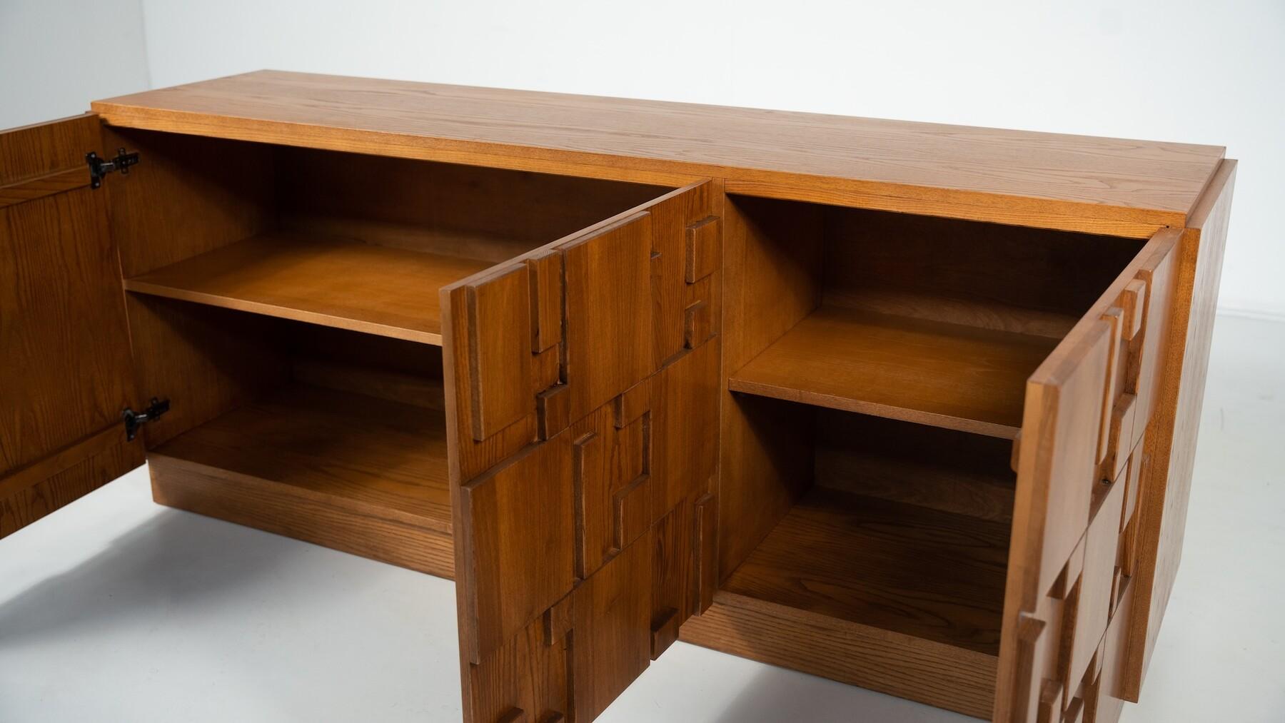 Großes brutalistisches Sideboard, Italien im Angebot 5