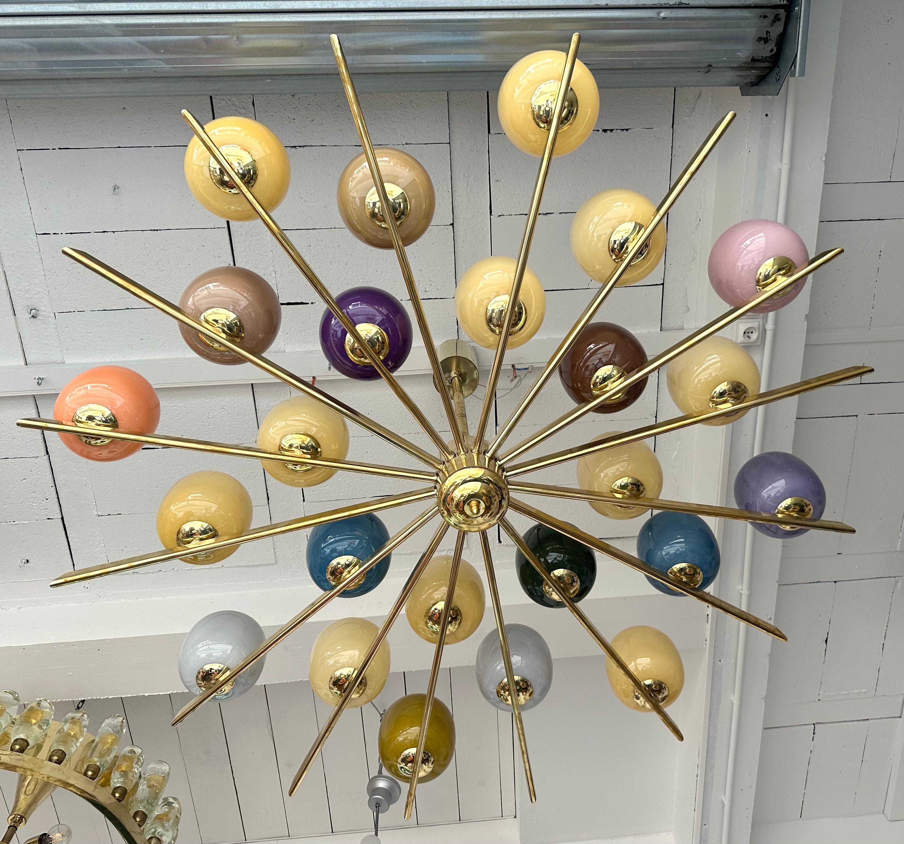 Großer Contemporary Candy Kronleuchter Messing und Murano Glas , Italien im Angebot 7