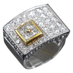 Large Contemporary Diamond Ring 18 Karat Gold Princess Cut and Round Diamonds