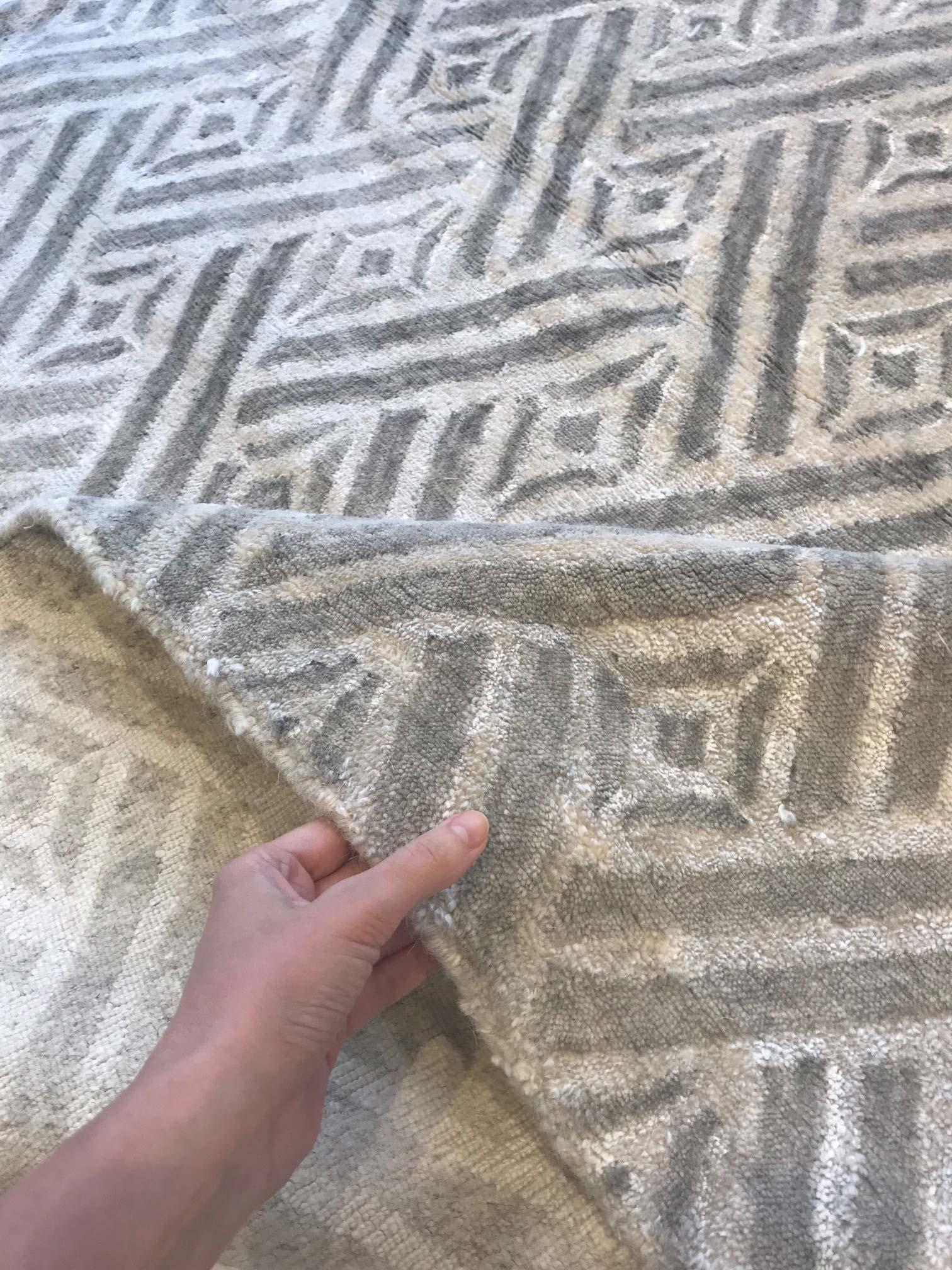 Moderner geometrischer Teppich von Doris Leslie Blau (Handgeknüpft) im Angebot
