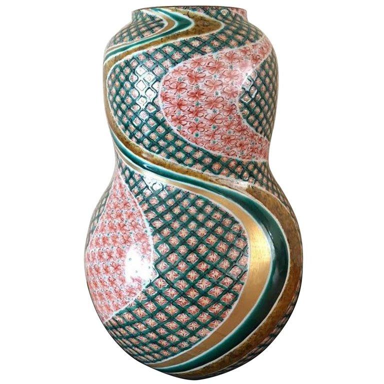 Japanese Contemporary Green Red Gold Porcelain Vase by Master Artist, 2 For Sale