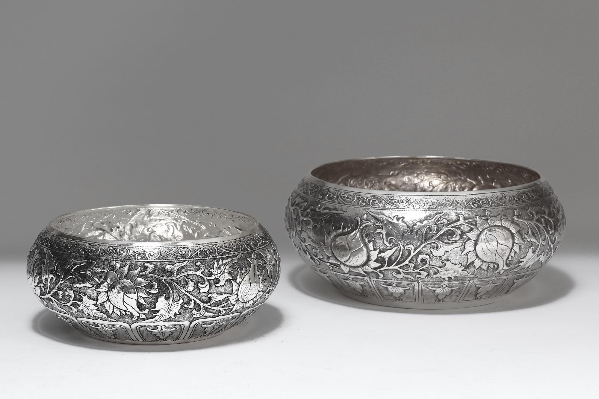 Hand-Crafted Large Contemporary Hand-Worked solid Silver Bowl, Lotus Motif, Centrepiece
