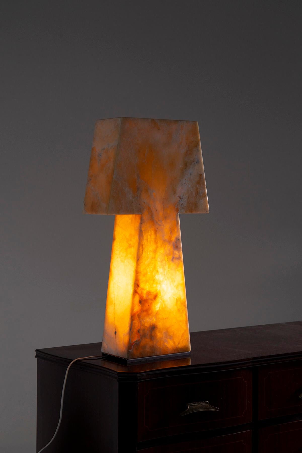 Organic Modern Large contemporary Italian onyx table lamp For Sale
