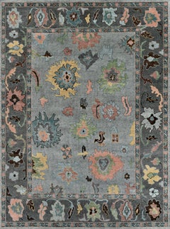 Grande Tappeto contemporaneo Oushak in lana annodata a mano nei colori grigio e carbone.