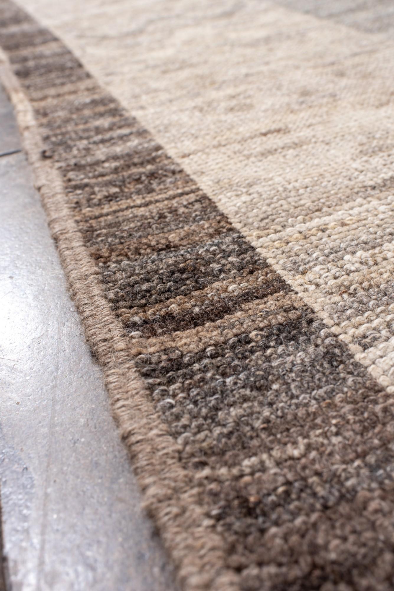Tappeto Oushak contemporaneo di grandi dimensioni in marrone e beige in vendita 1