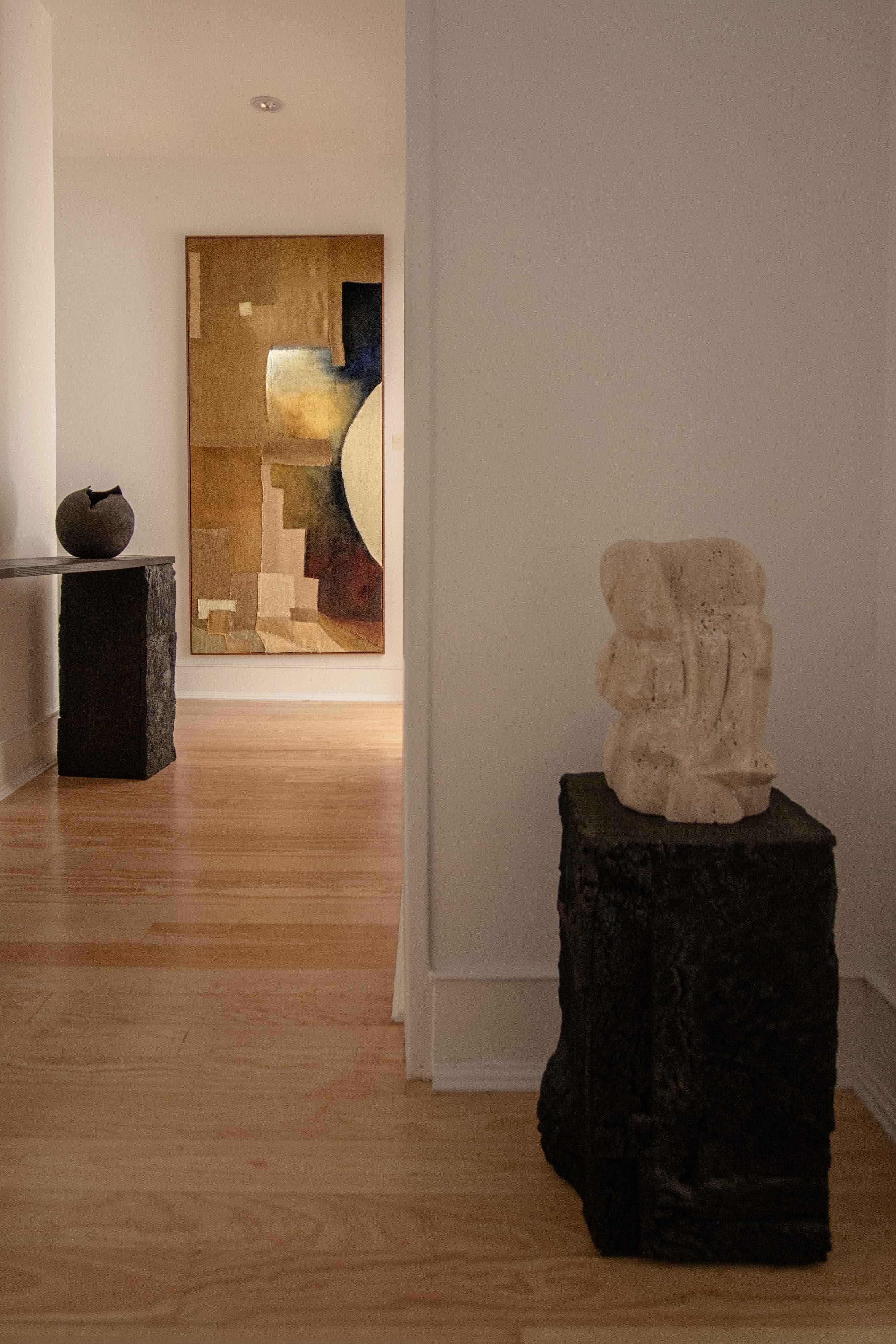 Patricia Hofstede’s artwork is a harmonious style, intertwine to create a sense of timeless beauty and meditative stillness. This limited edition piece, handmade in Amsterdam, showcases Hofstede’s signature earthy palette, geometric forms, and